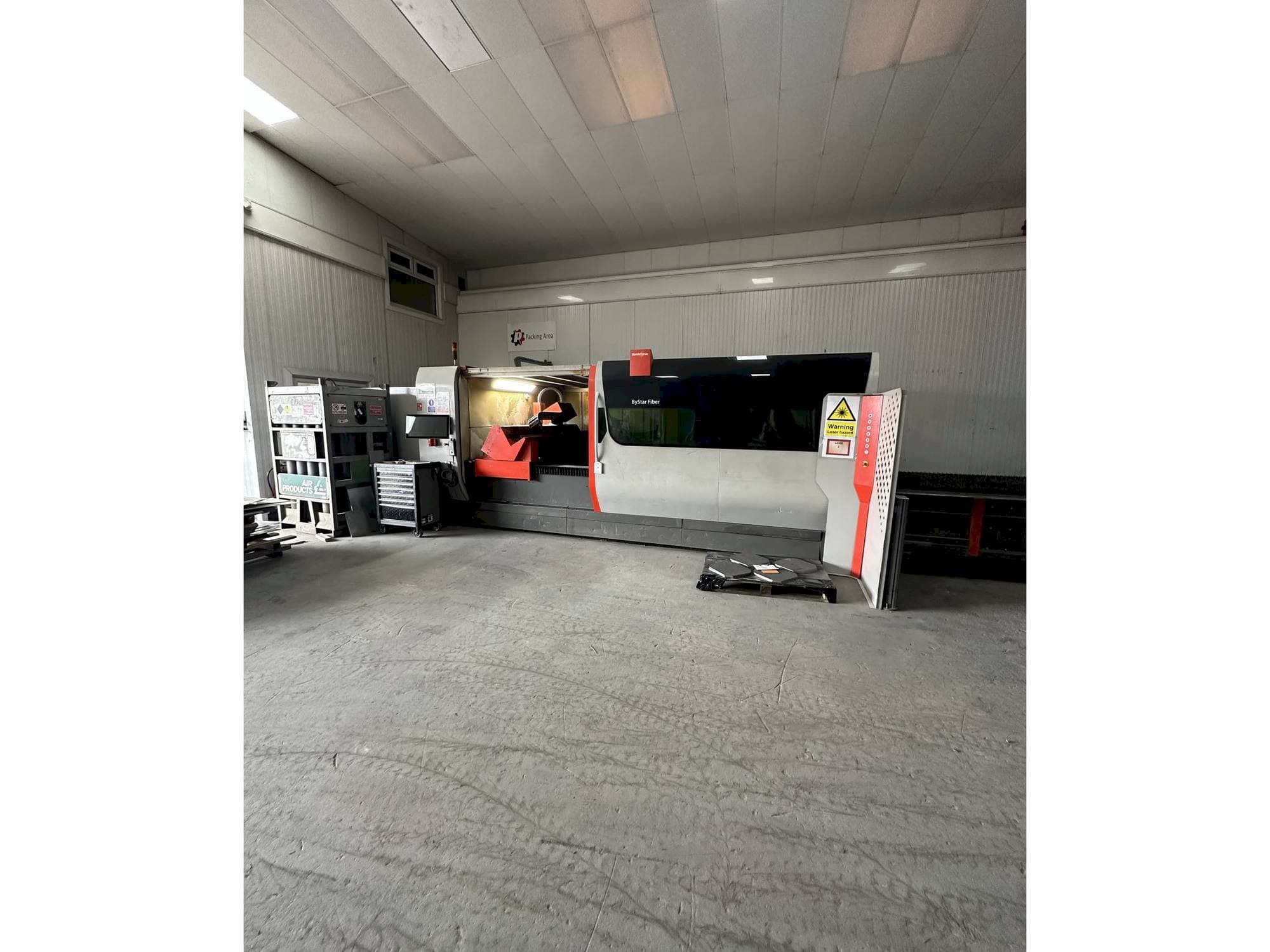 Frontansicht der Bystronic Bystar 6KW 3015 Fiber  Maschine