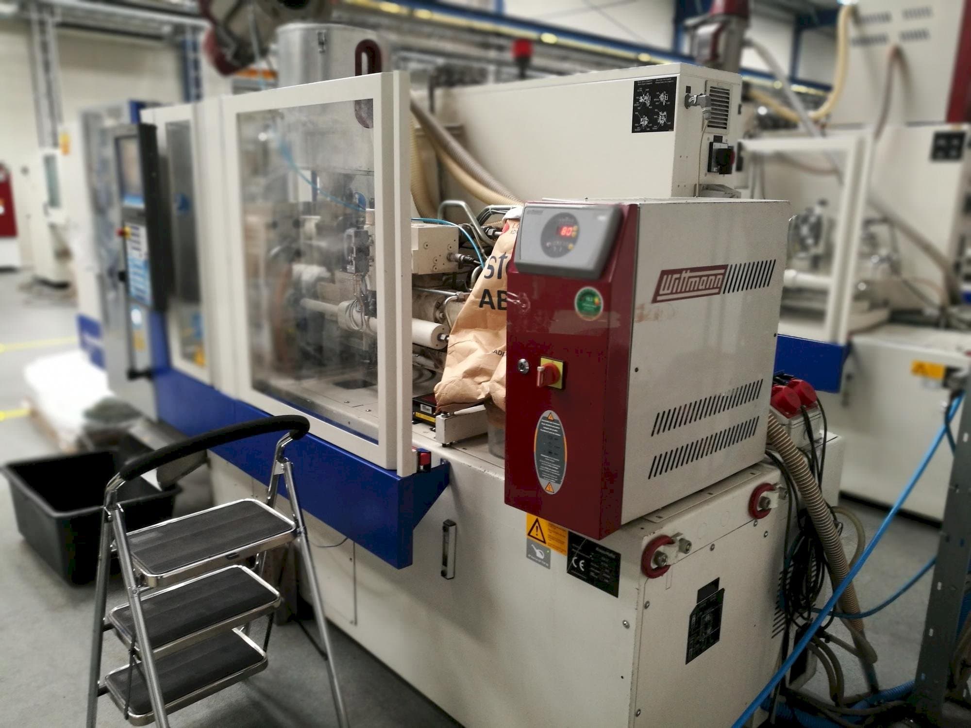 Frontansicht der Krauss Maffei KM 35-55 CX  Maschine