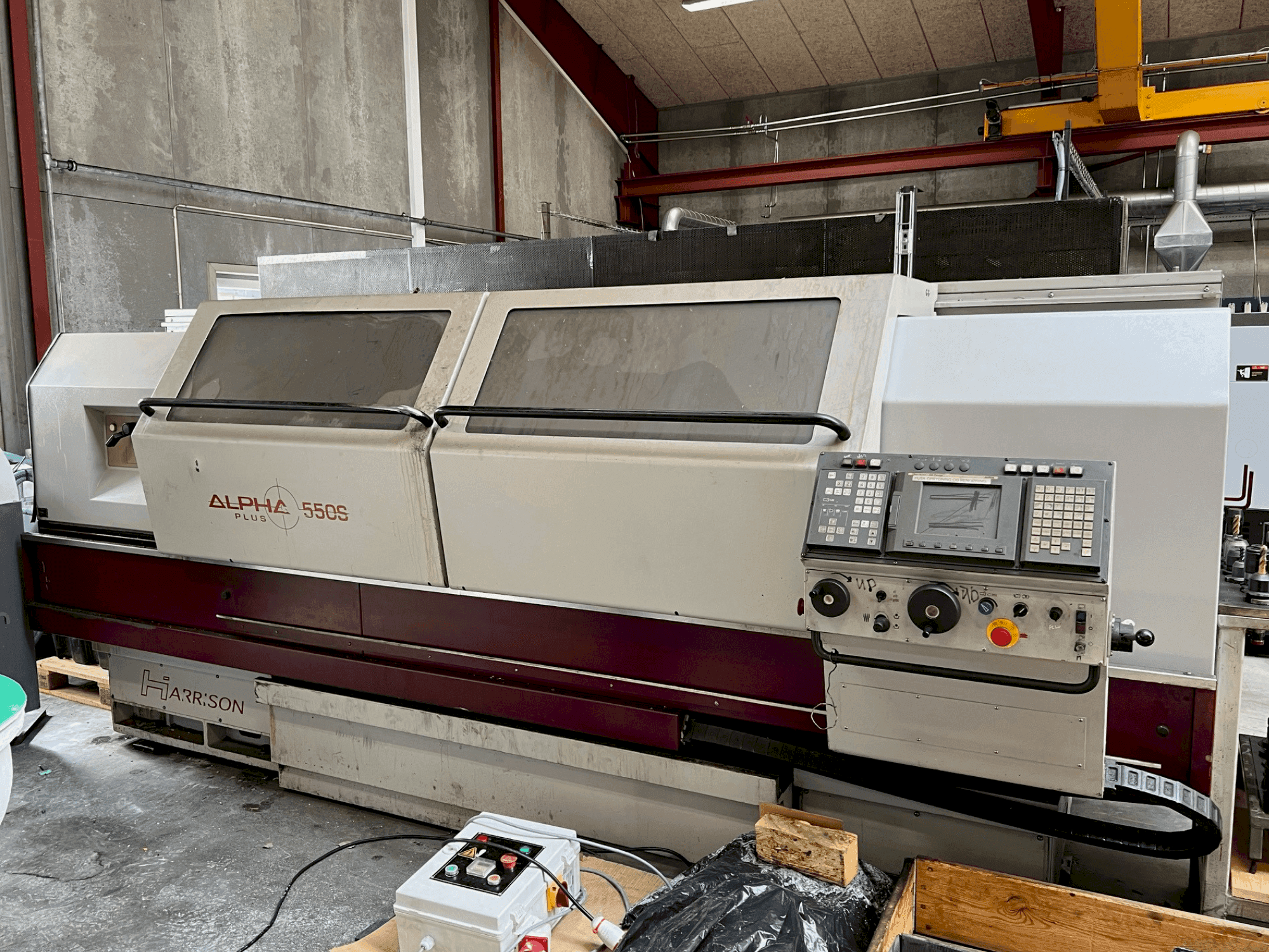 Frontansicht der Harrison Alpha 550 S  Maschine