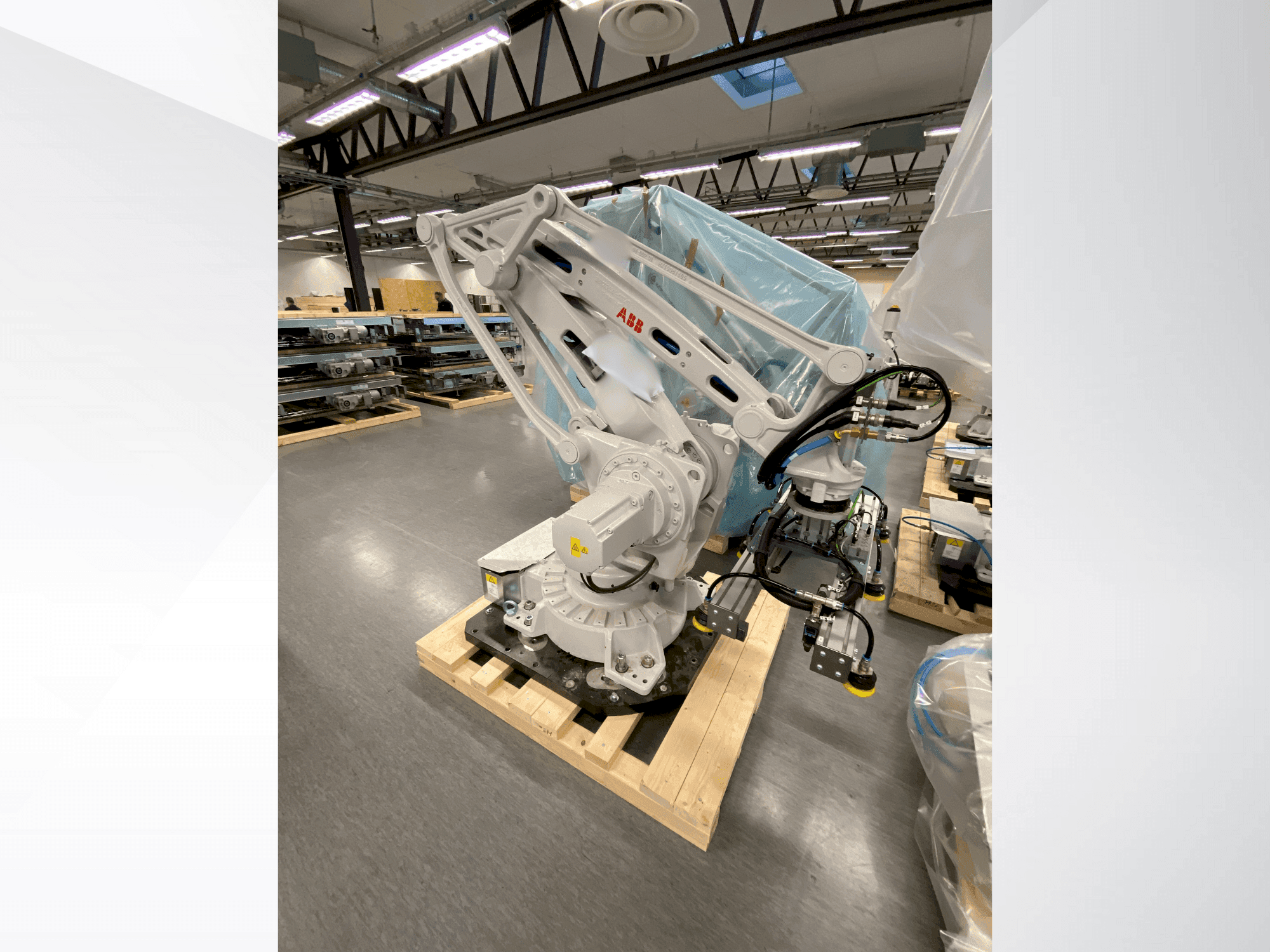 Frontansicht der ABB IRB 460-110/2.4  Maschine