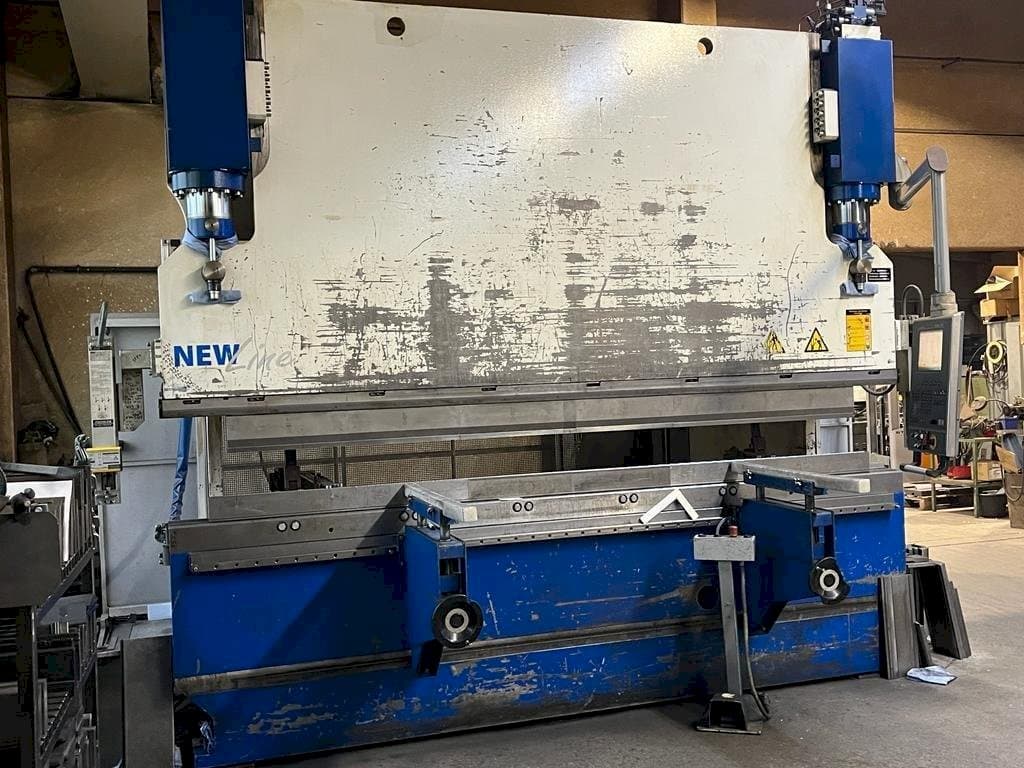 Frontansicht der GWF MENGELE HB 175-30/35  Maschine