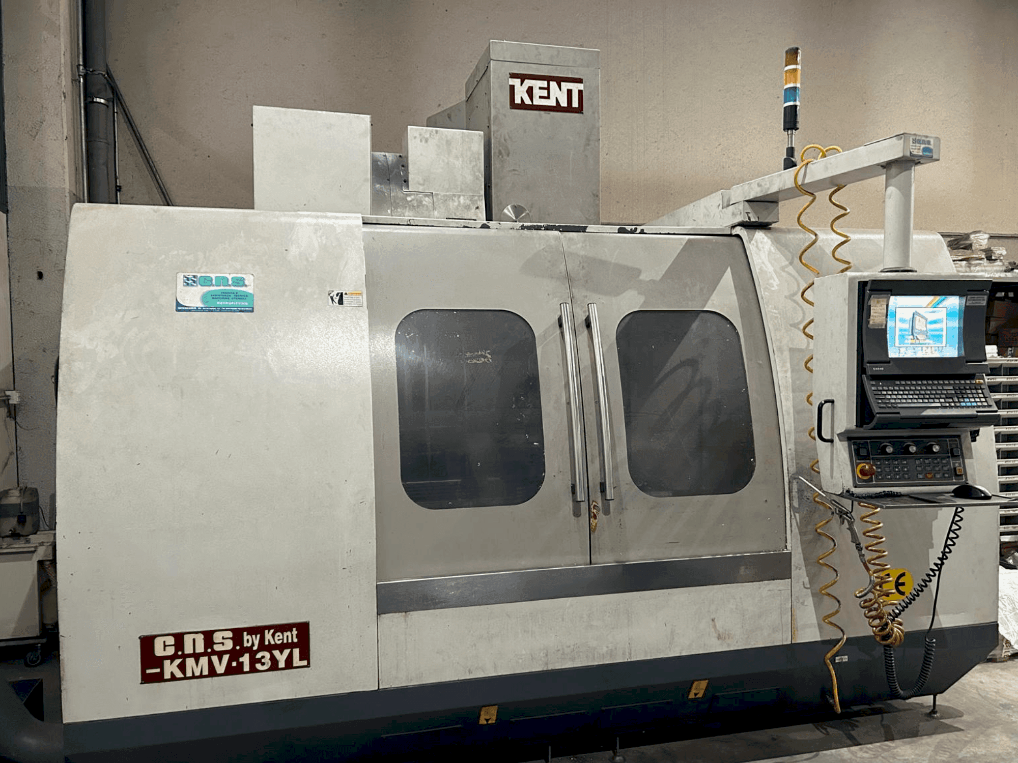 Frontansicht der Kent KMV 13 YL  Maschine