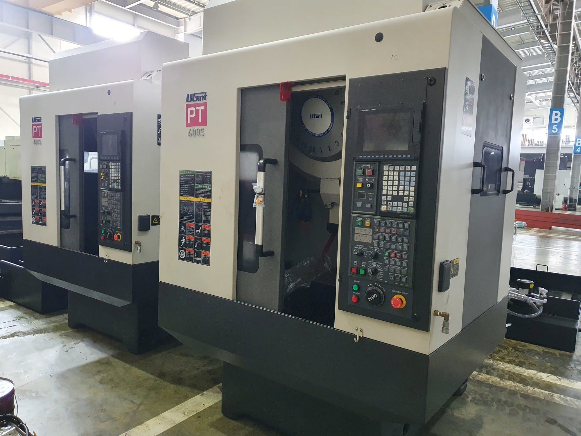 Frontansicht der UGINT PT400S  Maschine