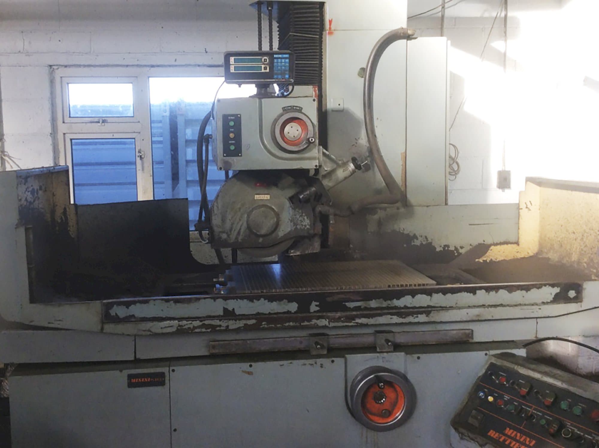 Frontansicht der Minini PL65.8 Maschine