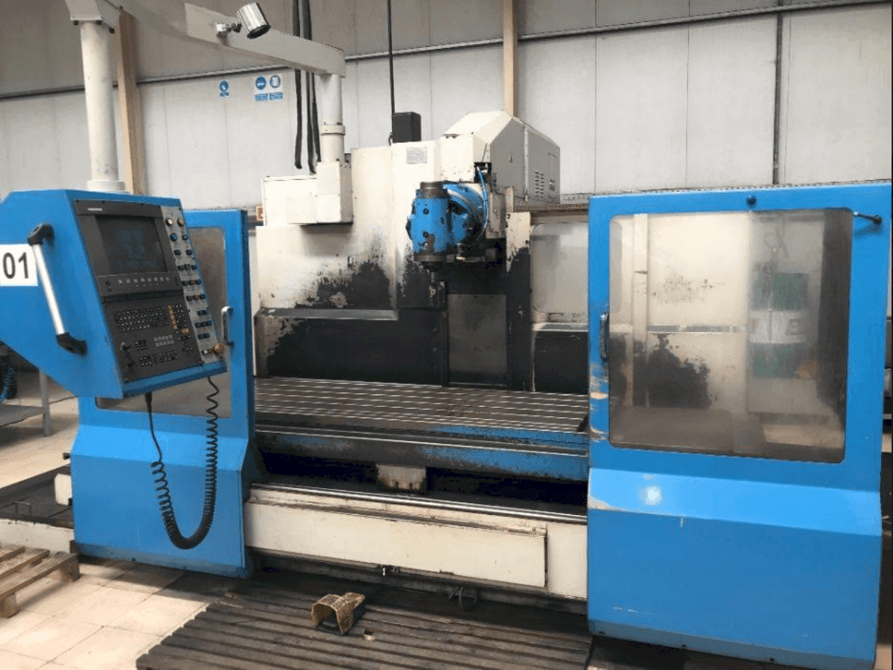 Frontansicht der KIHEUNG KNC U-800  Maschine