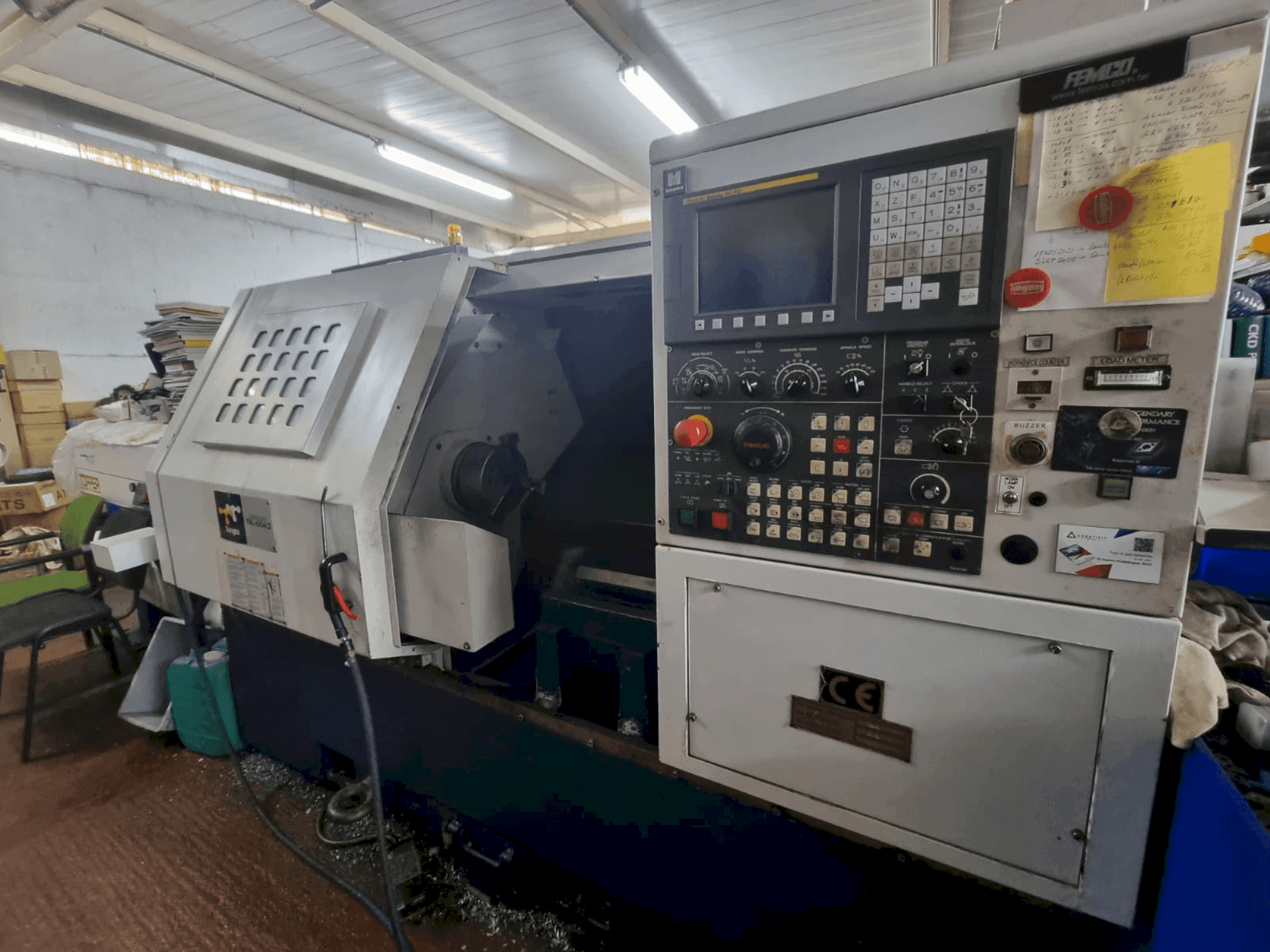 Frontansicht der Tongtai TNL-100 AL  Maschine