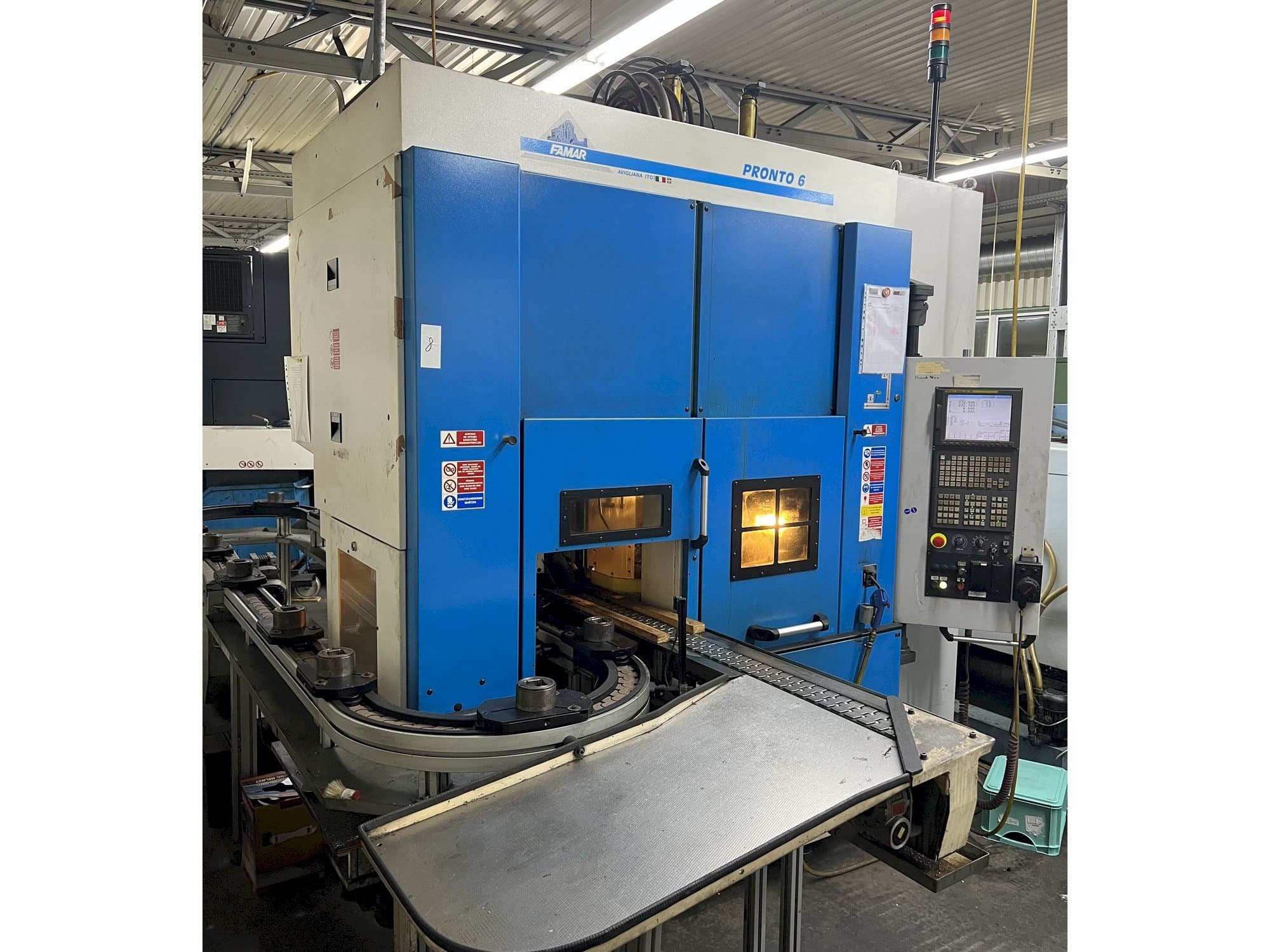 Frontansicht der Famar Pronto 6  Maschine