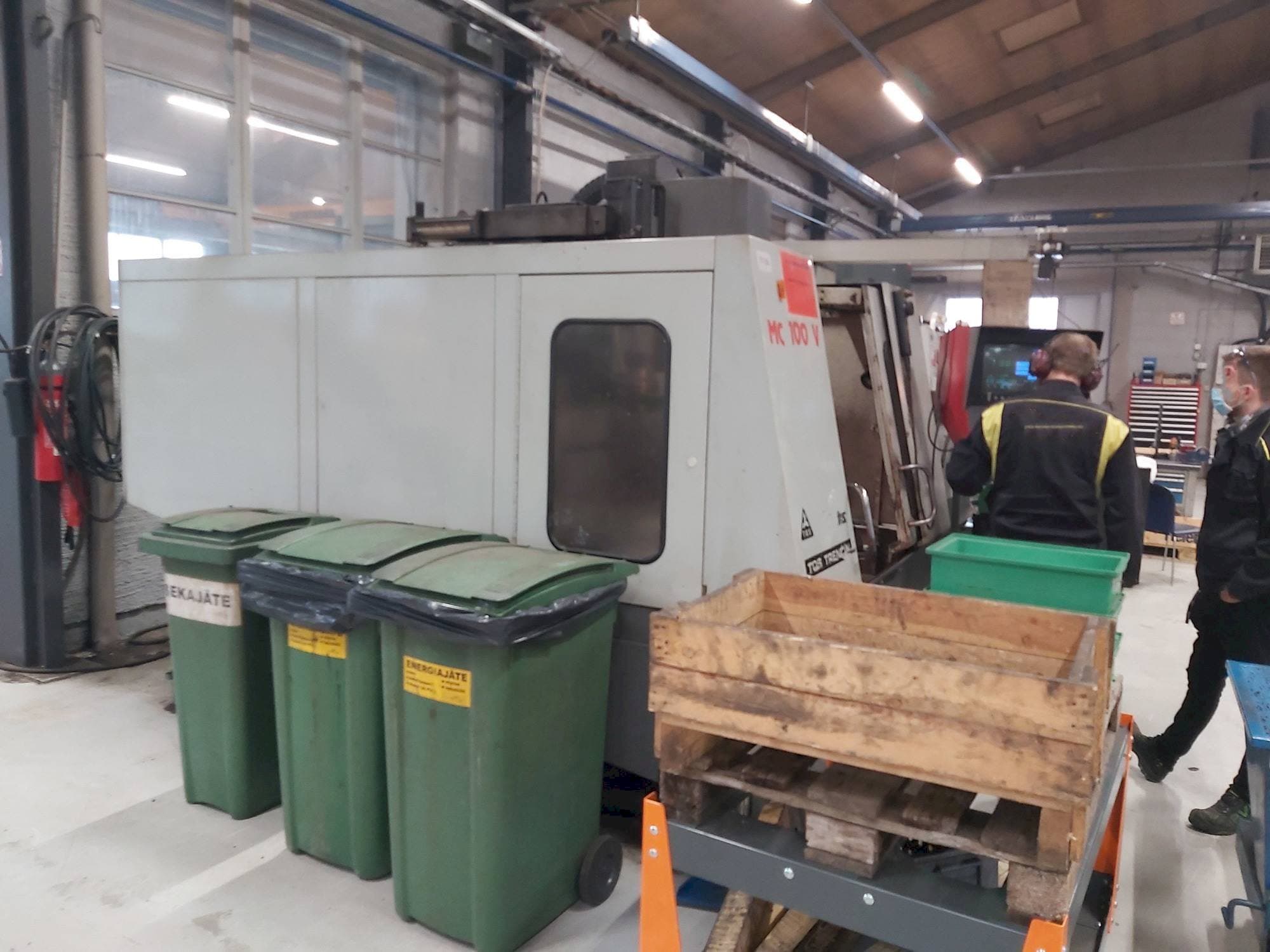 Frontansicht der TOS TRENCÍN MC 100 V  Maschine