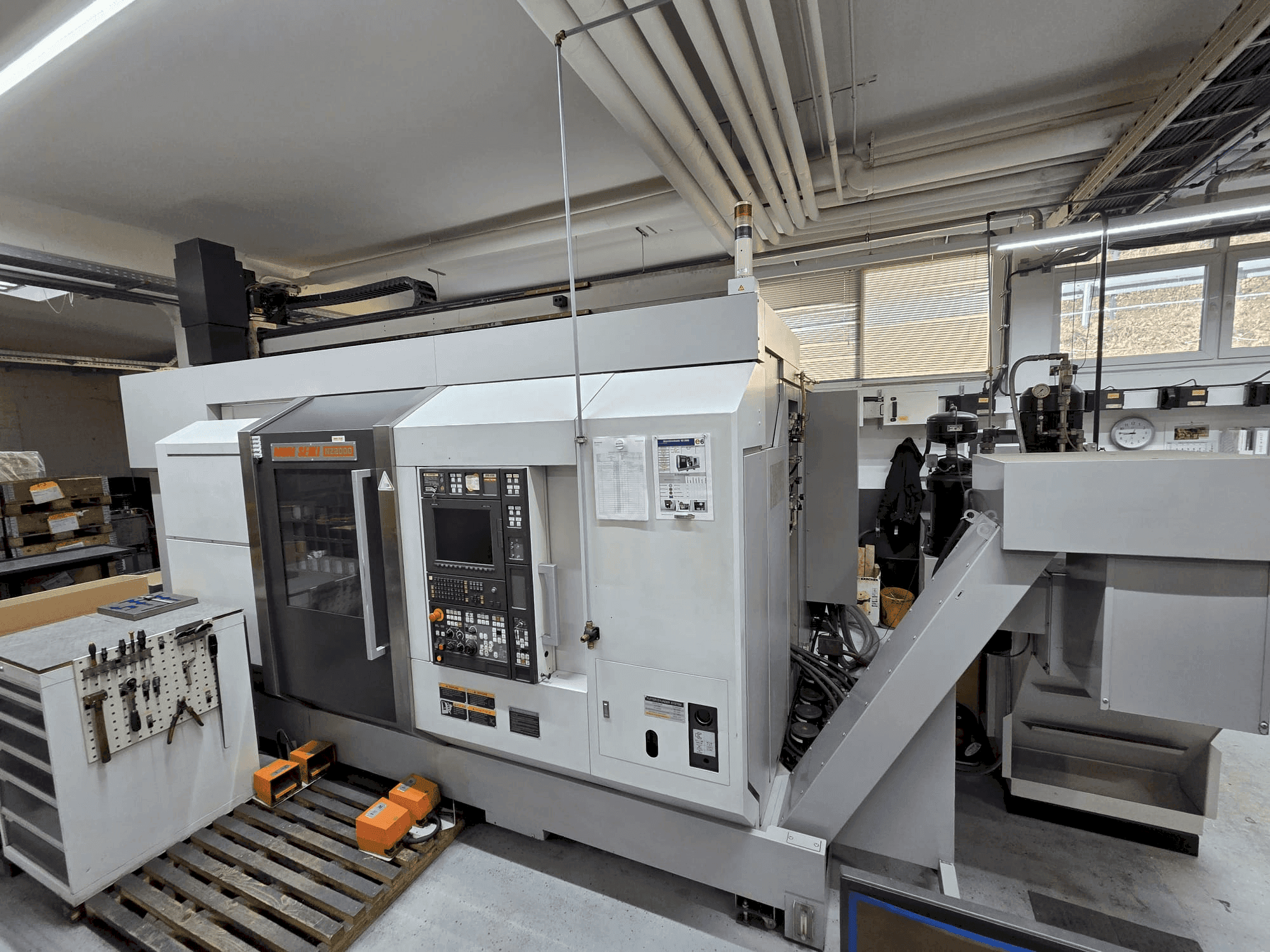 Frontansicht der DMG Seiki NZ2000  Maschine