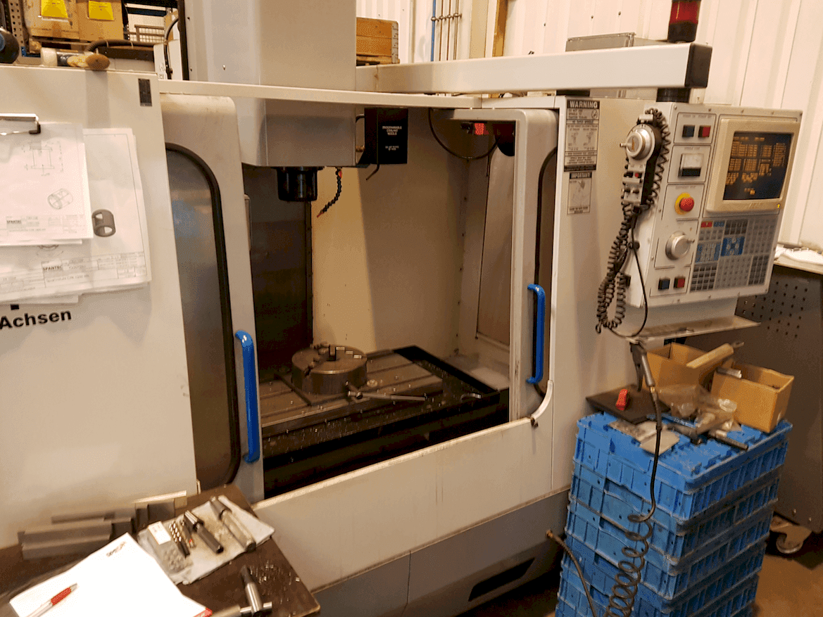 Frontansicht der HAAS VF1  Maschine