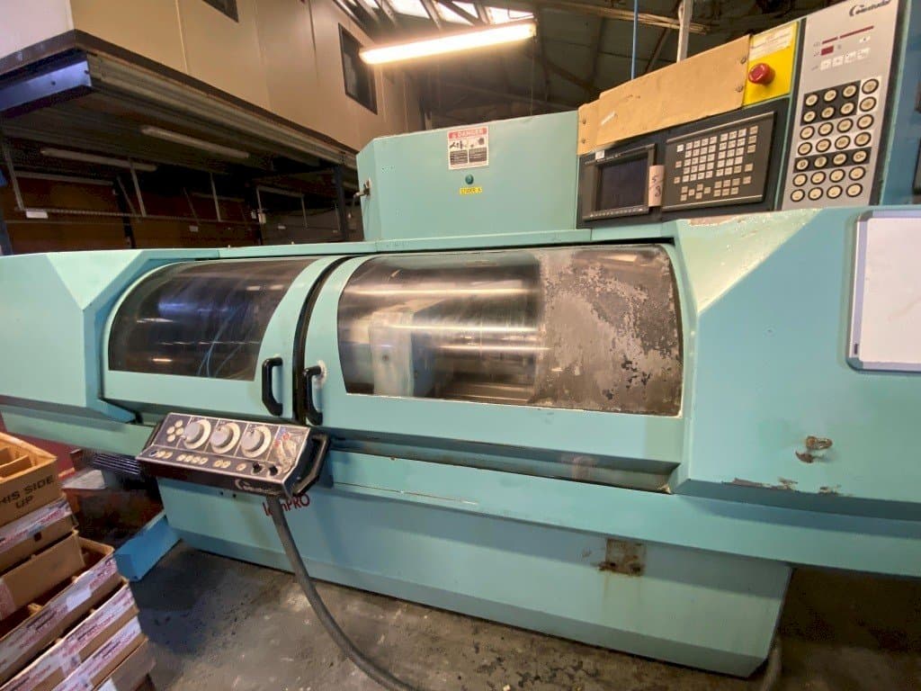 Frontansicht der STUDER  S30 lean Pro  Maschine