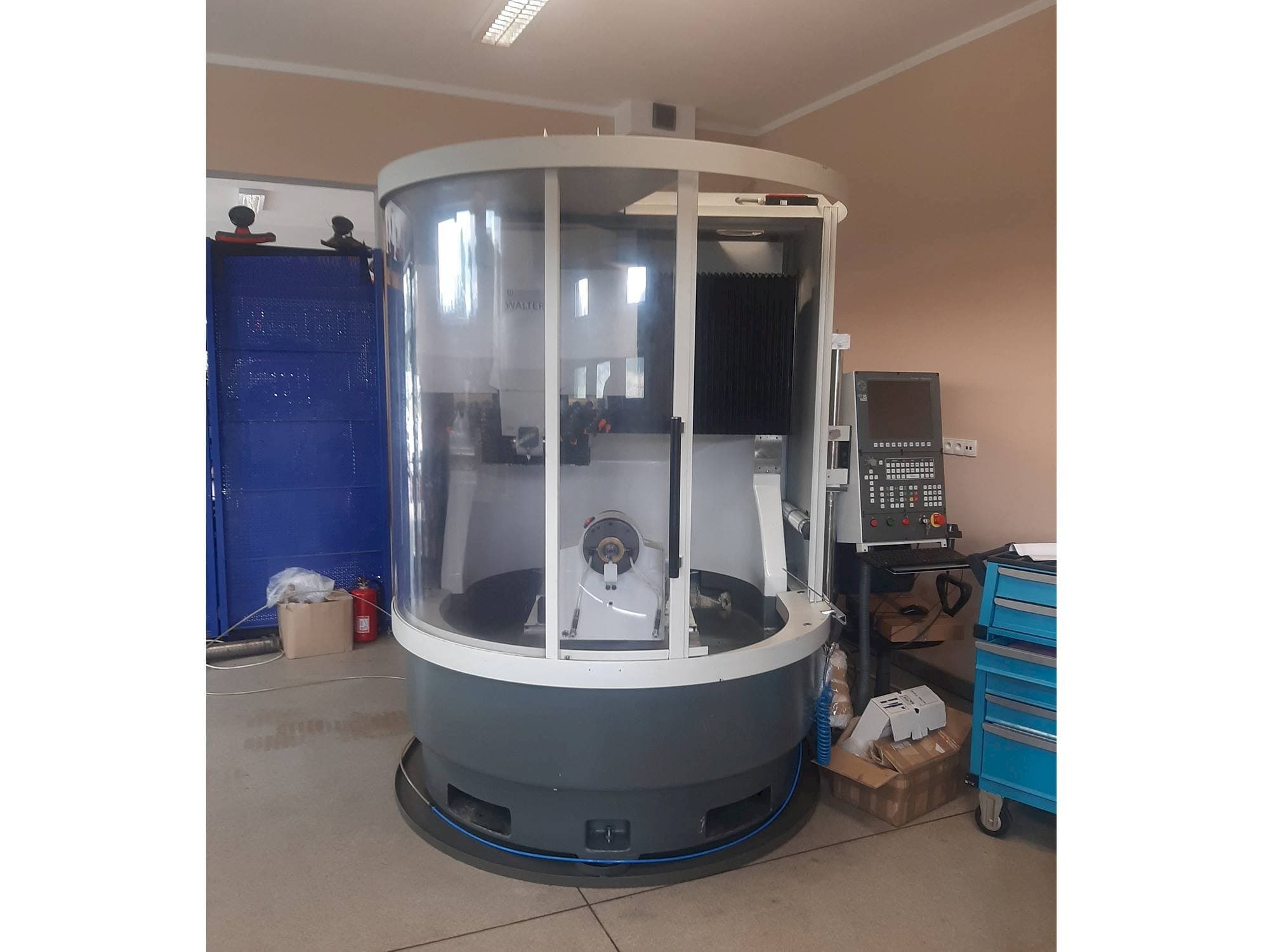 Frontansicht der Walter   Maschine