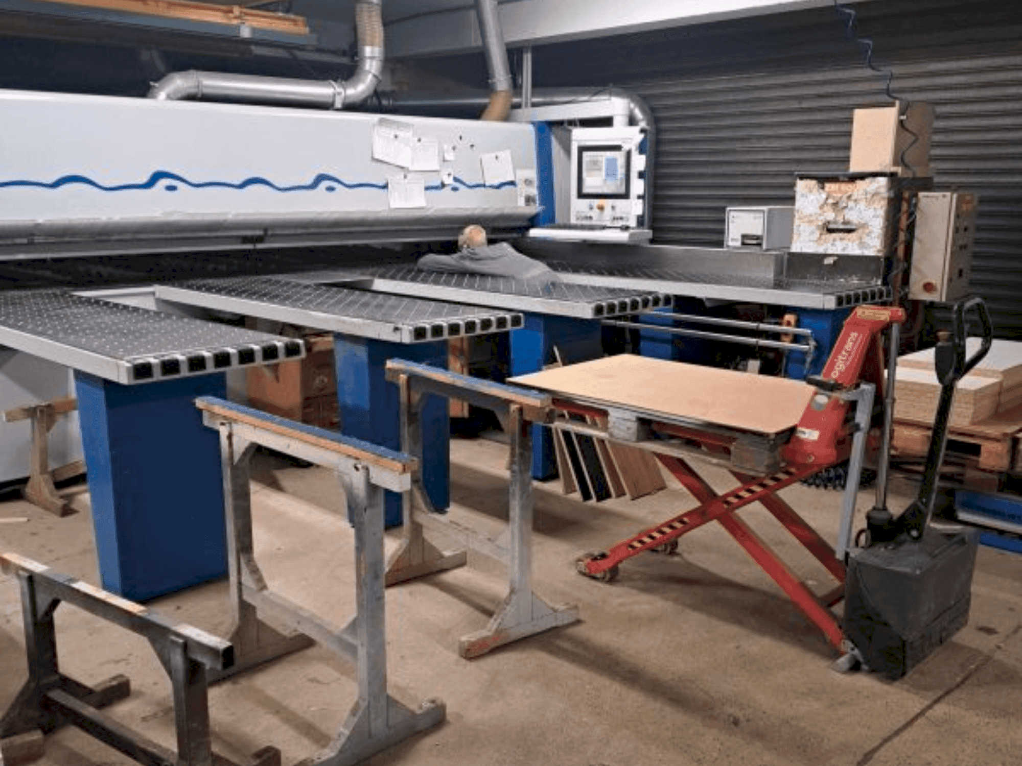 Frontansicht der HOLZMA HPL/42/22  Maschine