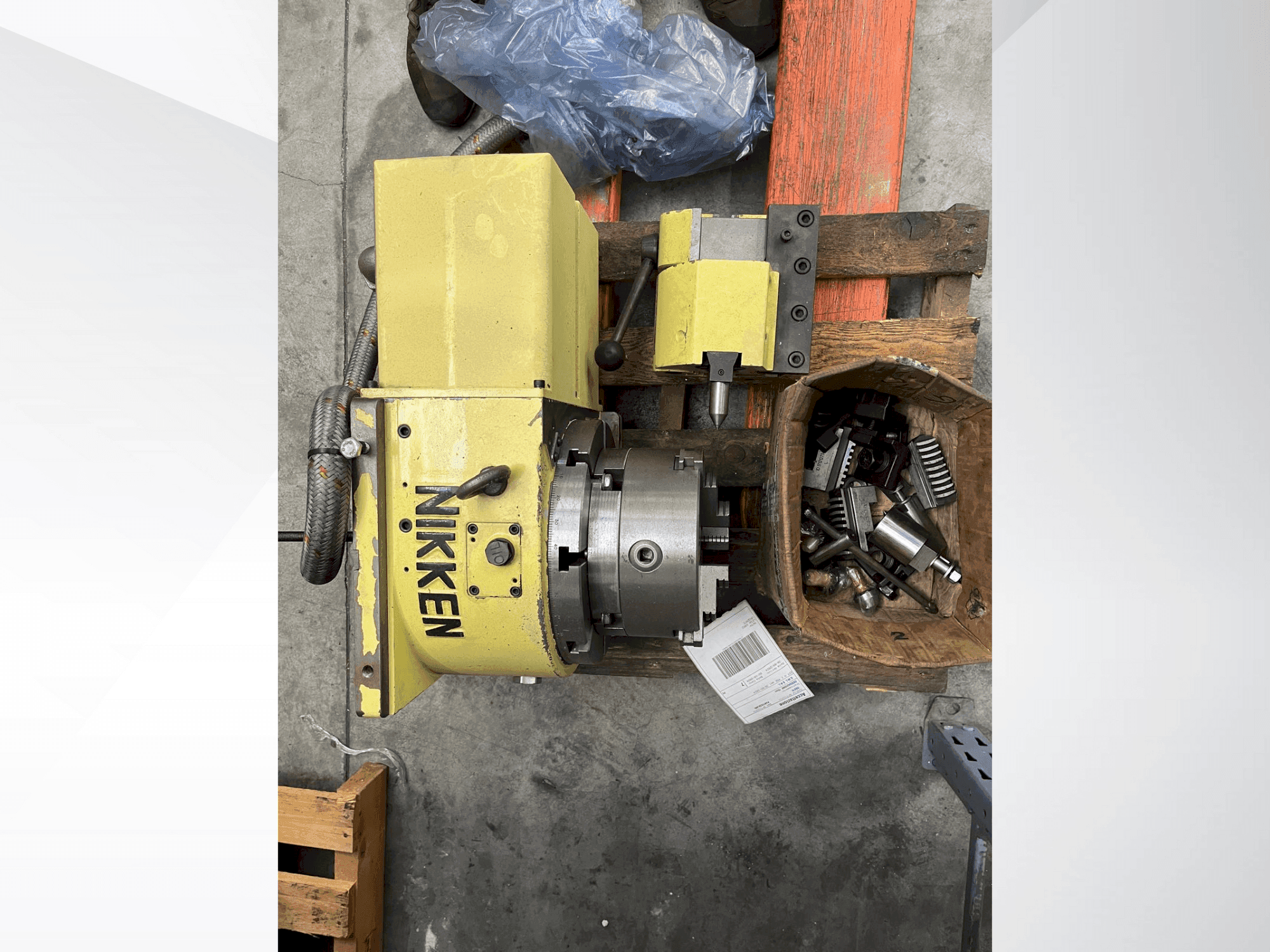 Frontansicht der NIKKEN CNC 260  Maschine