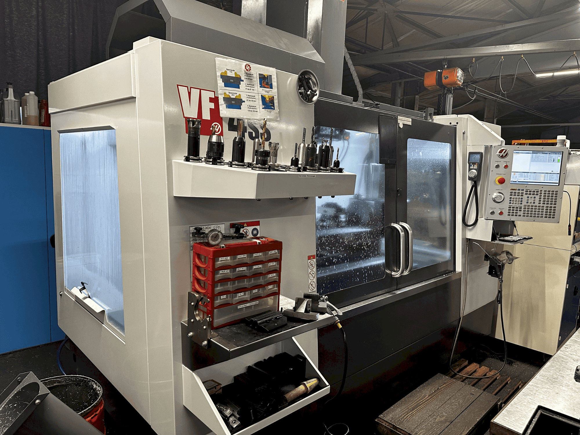 Frontansicht der HAAS VF-4SS-EU  Maschine