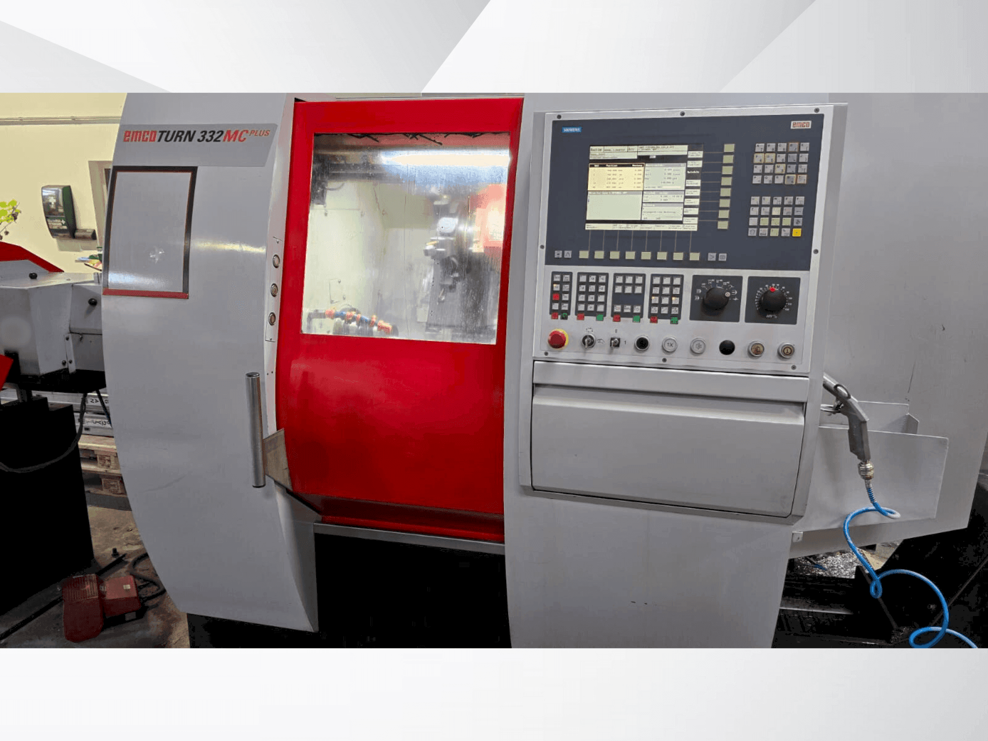 Frontansicht der EMCO TURN 332 MC  Maschine