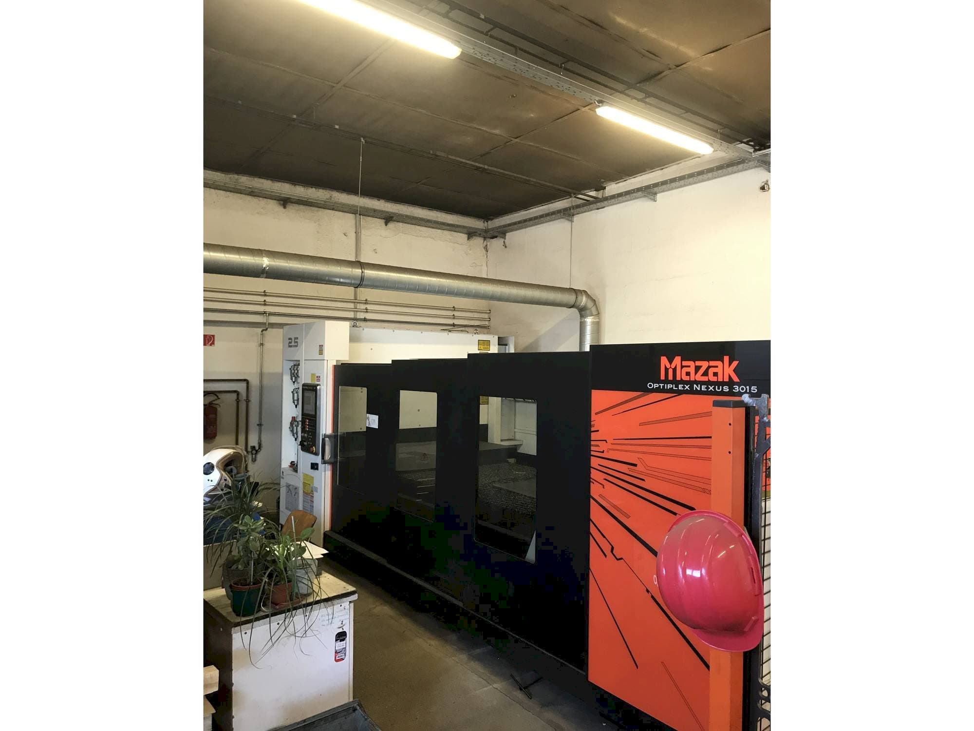 Frontansicht der Mazak Optiplex Nexus 3015  Maschine