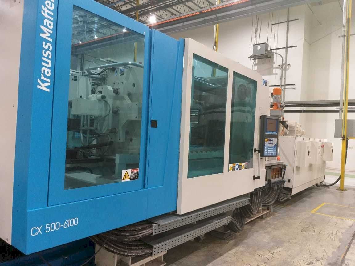 Frontansicht der Krauss Maffei 500-6100 CX  Maschine