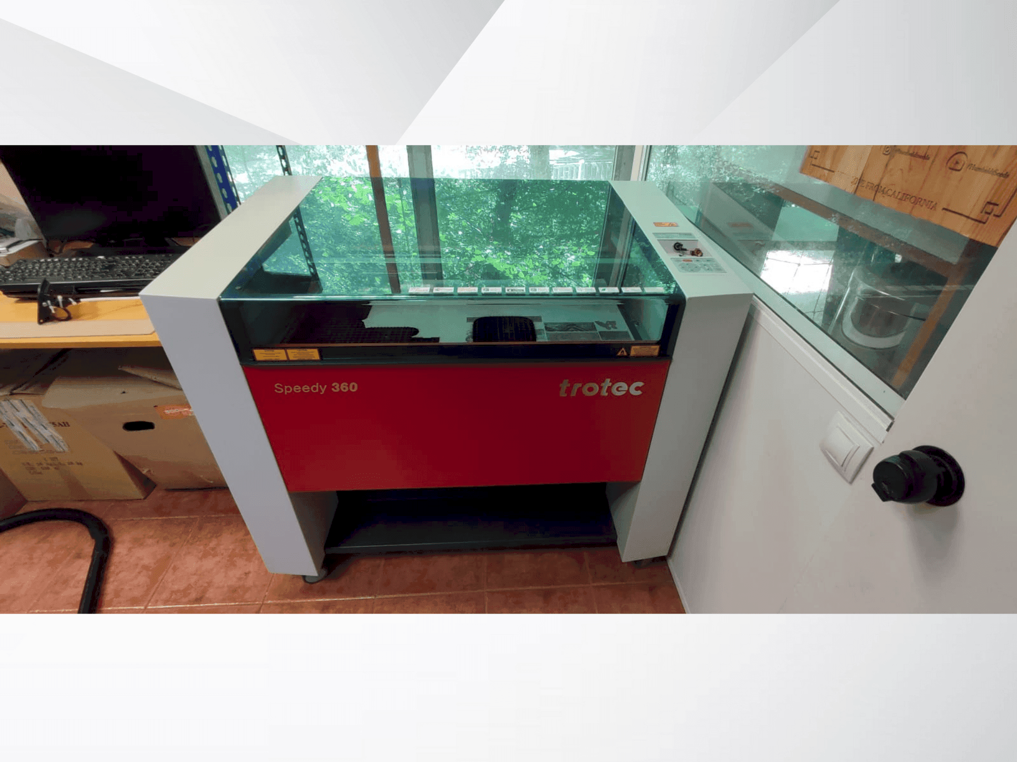 Frontansicht der Trotec Speedy 360  Maschine
