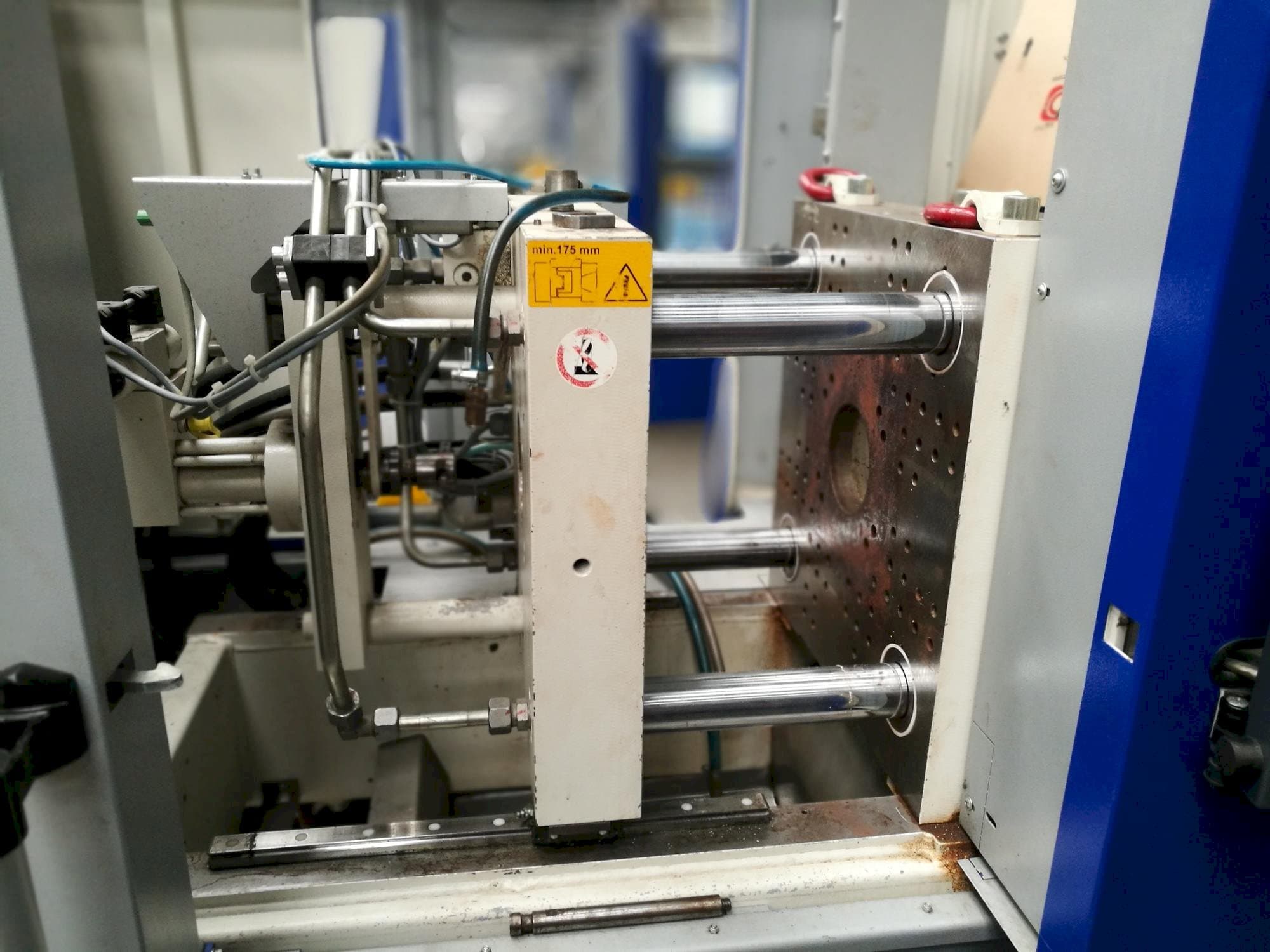 Frontansicht der Krauss Maffei KM 35-55 CX  Maschine