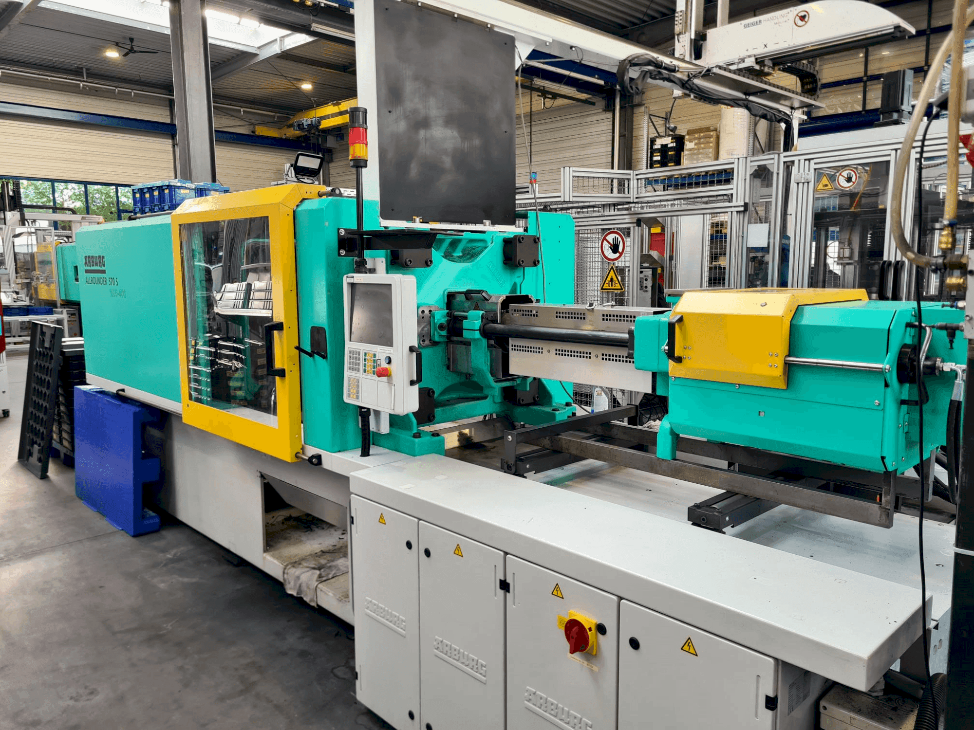 Frontansicht der Arburg Allrounder 570S 1600-400  Maschine