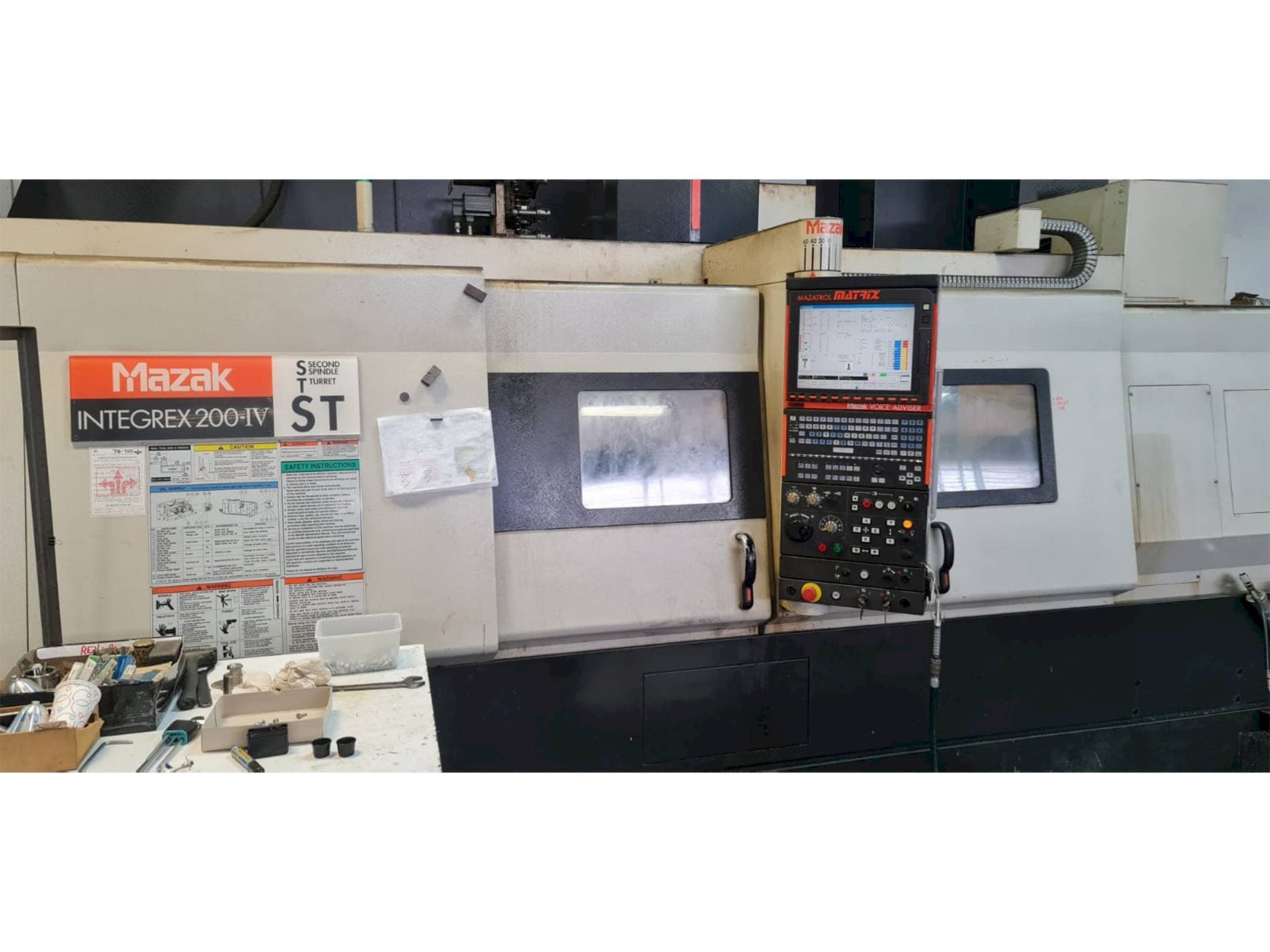 Frontansicht der Mazak Integrex 200-IV ST  Maschine