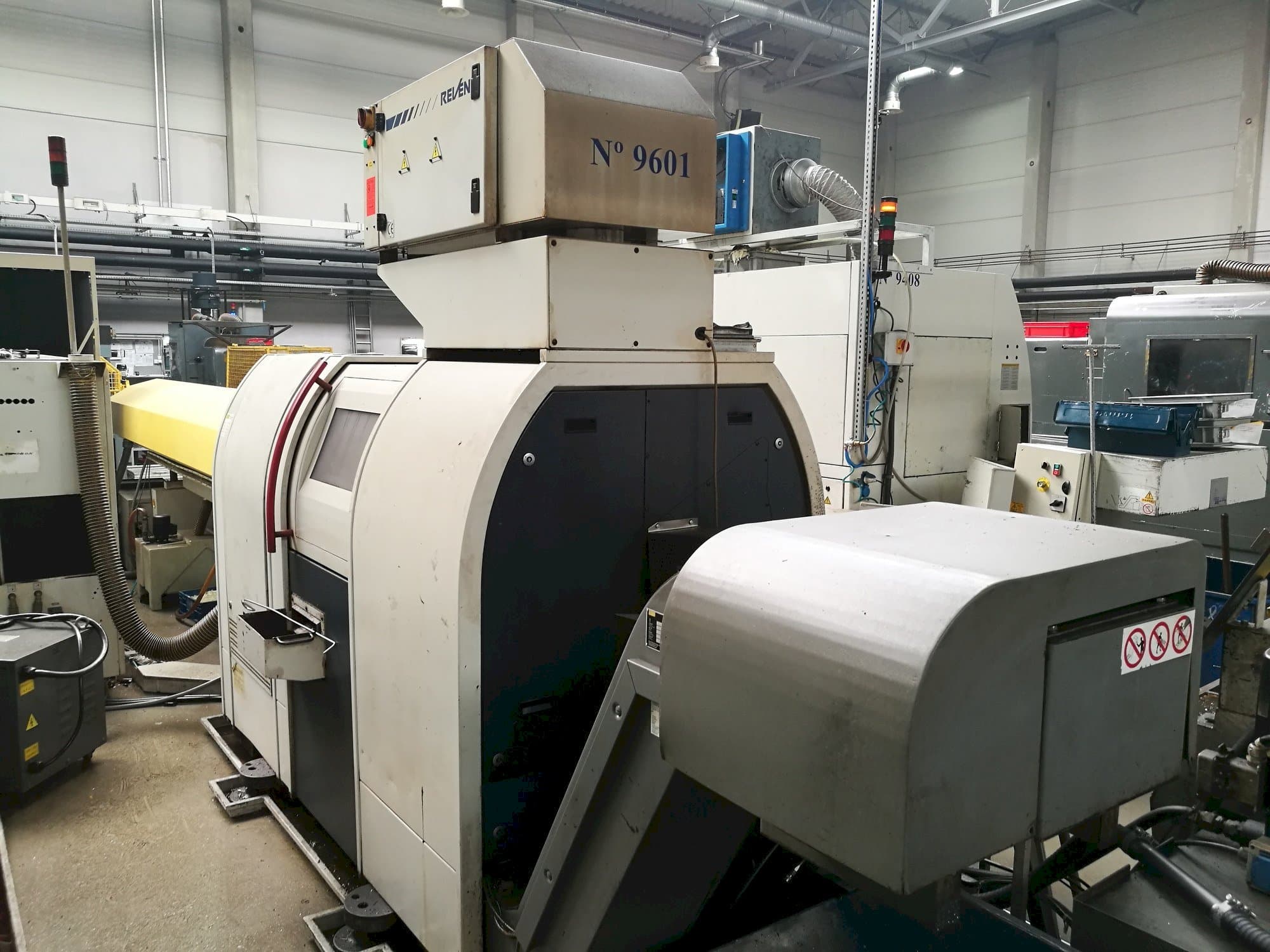 Frontansicht der TRAUB TNL 16/26  Maschine