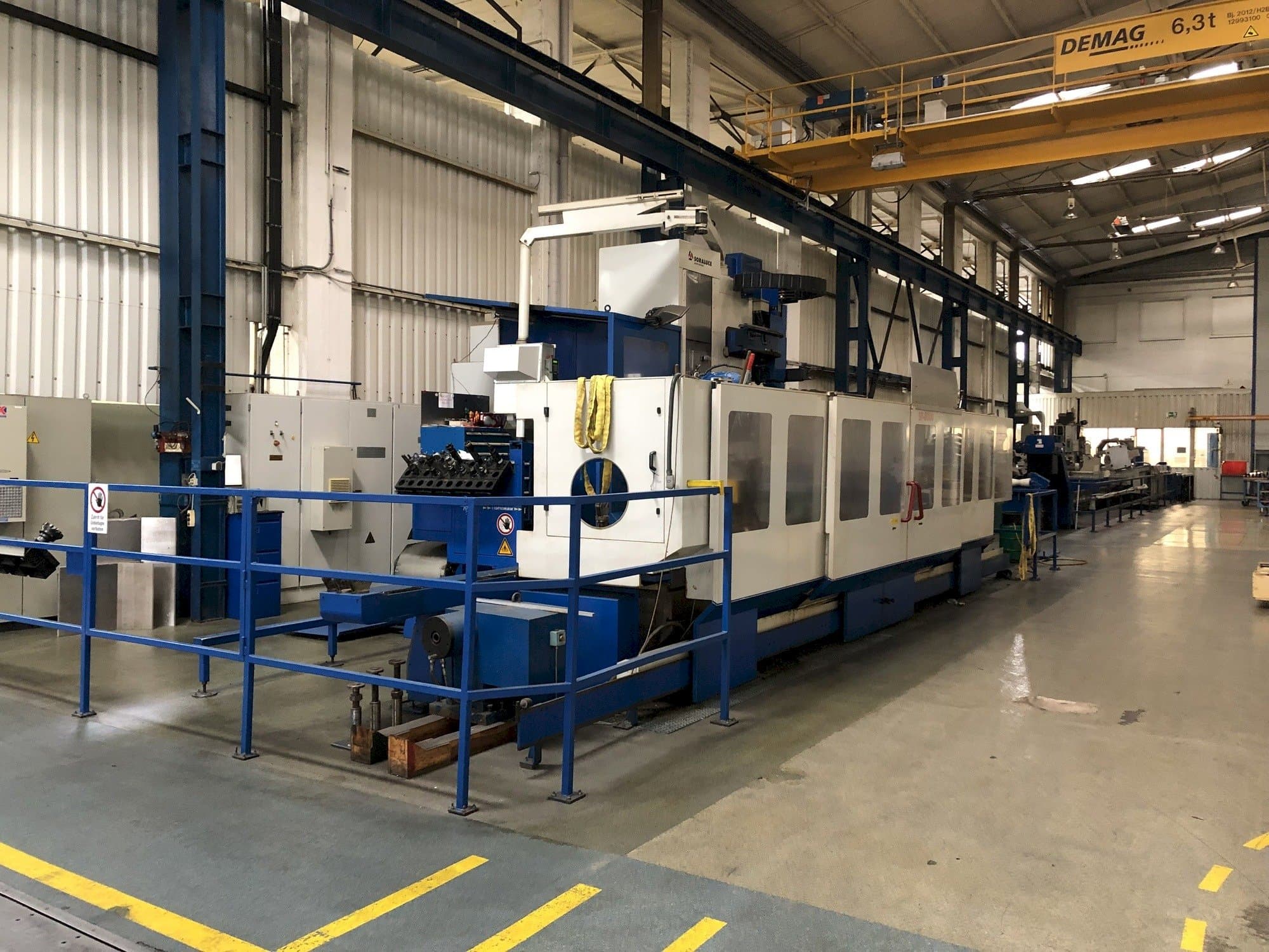 Frontansicht der Soraluce SP-8000  Maschine