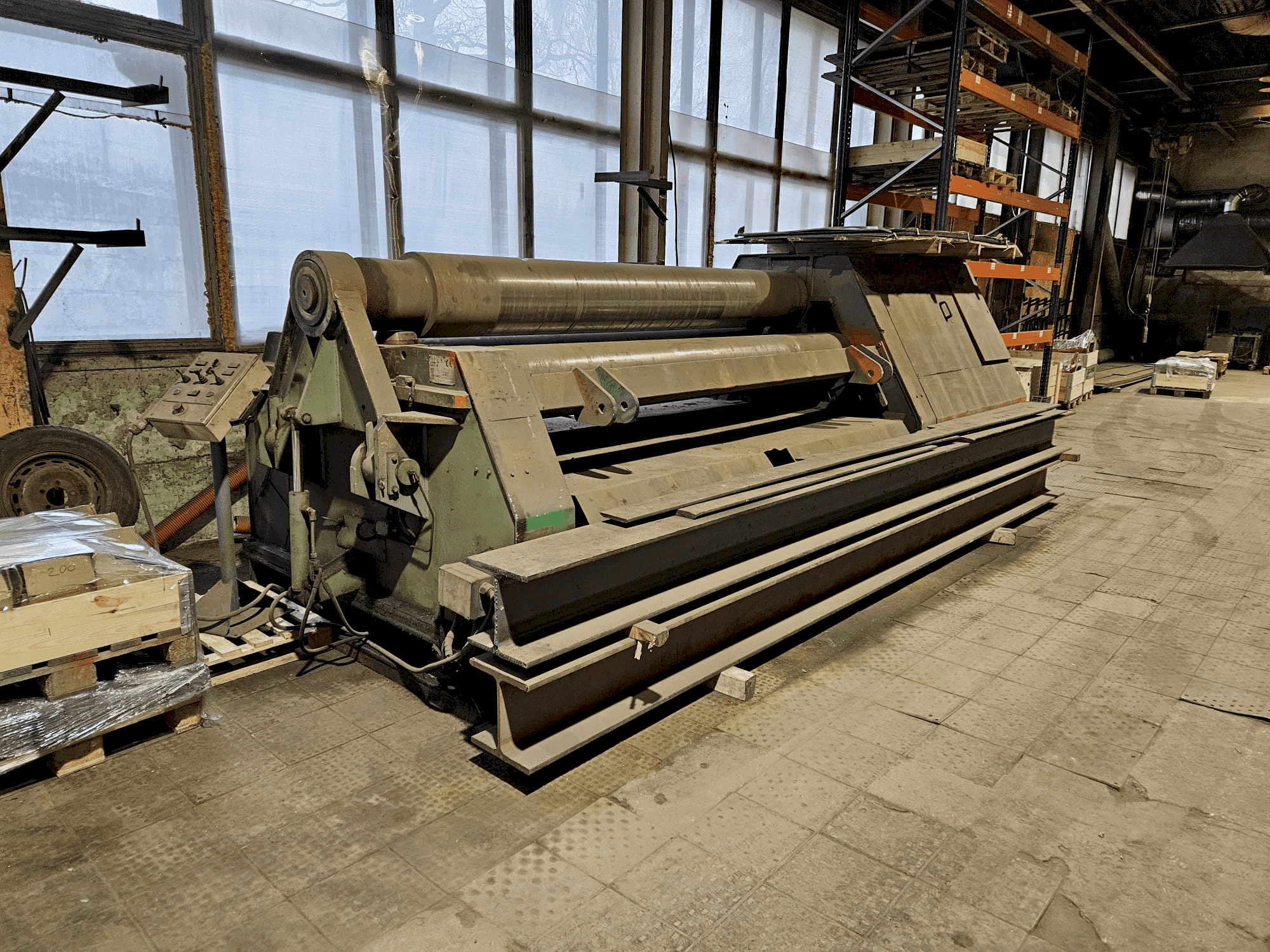 Frontansicht der FACCIN 4HEL 3-25/20  Maschine