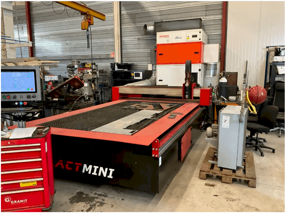 Frontansicht der ACT MINI 3015PW  Maschine