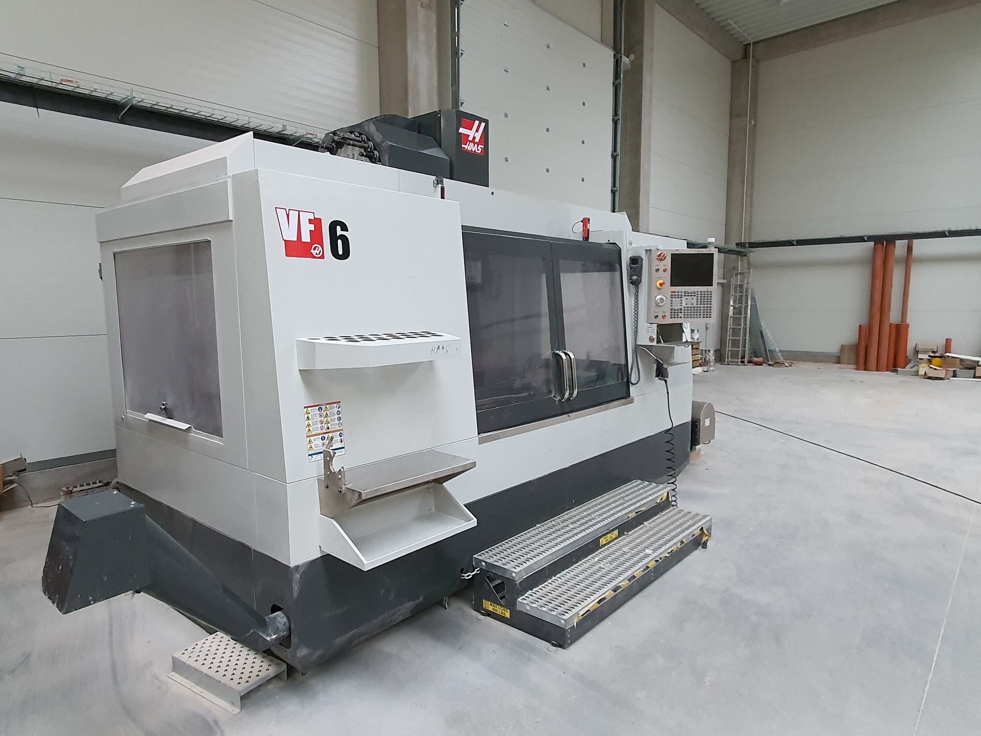 Frontansicht der HAAS VF-6/40  Maschine