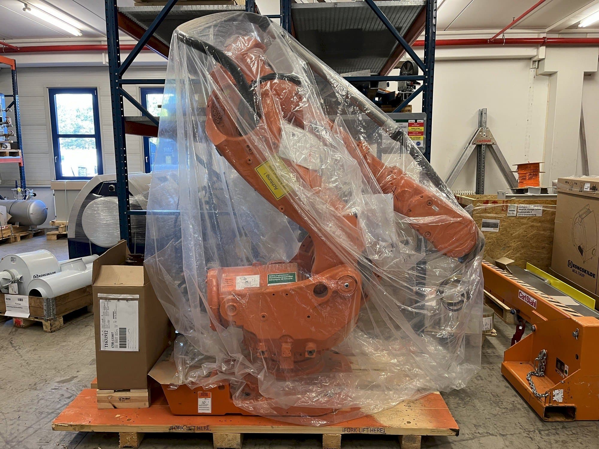 Frontansicht der ABB IRB 6600 M2004  Maschine