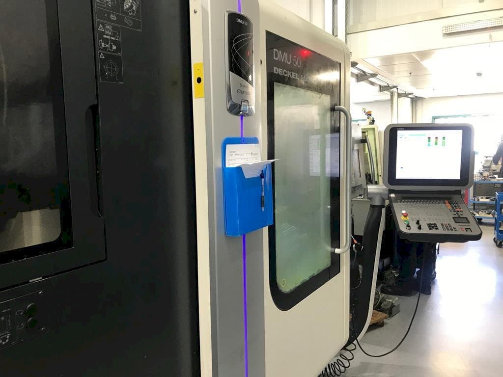 Frontansicht der DMG Mori Seiki DMU 50  Maschine