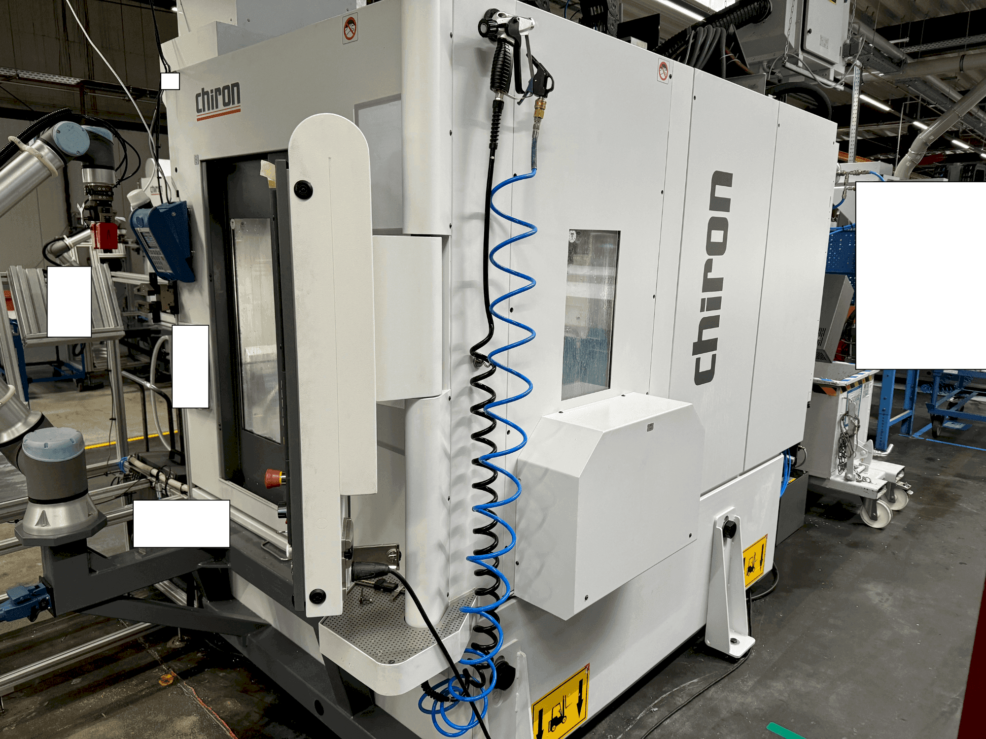 Frontansicht der CHIRON FZ12 FX  Maschine