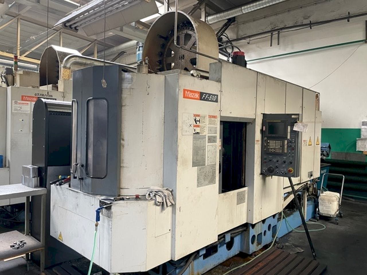Frontansicht der Mazak FF510  Maschine