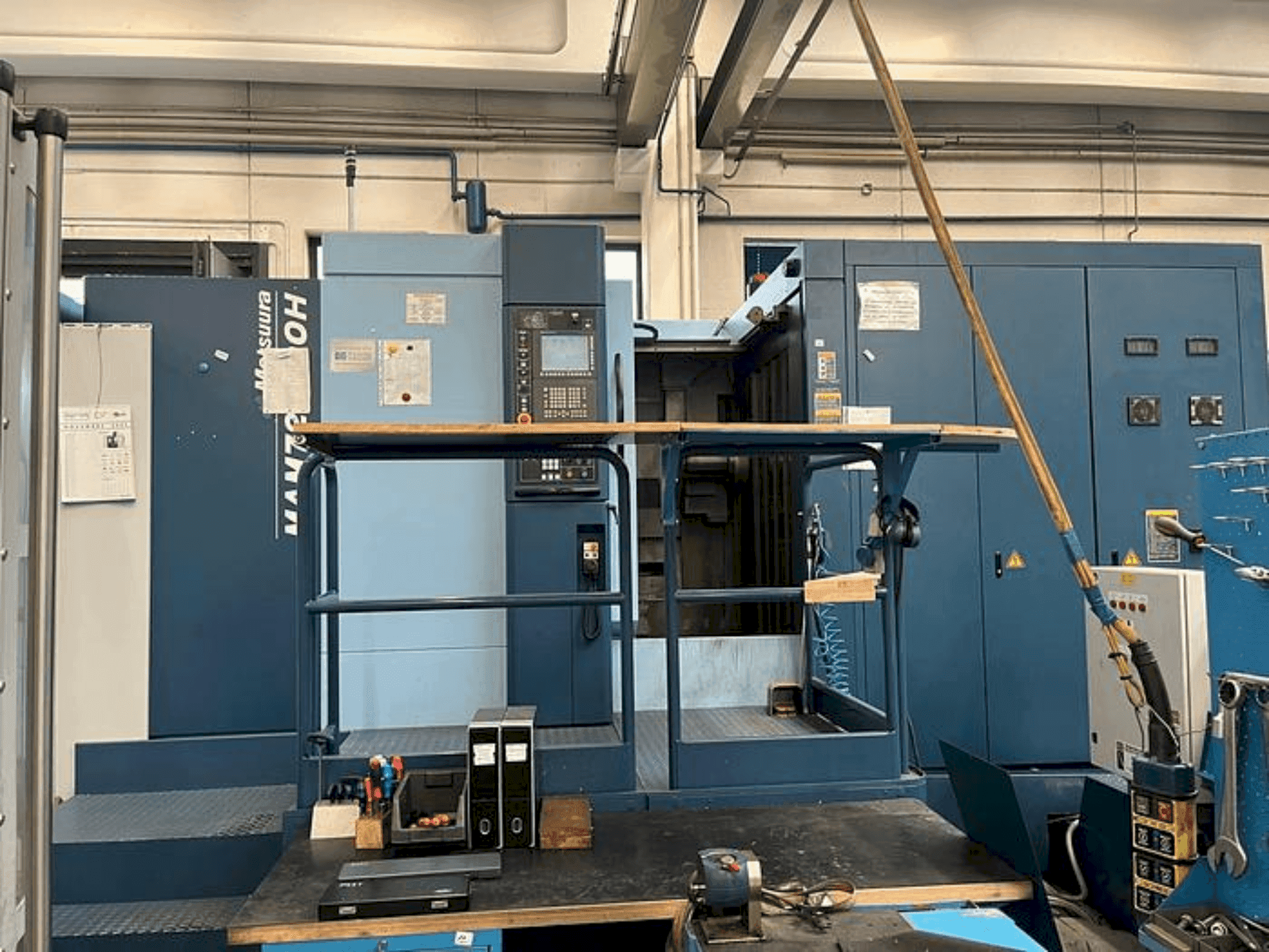 Frontansicht der Matsuura MAM 72-100H  Maschine