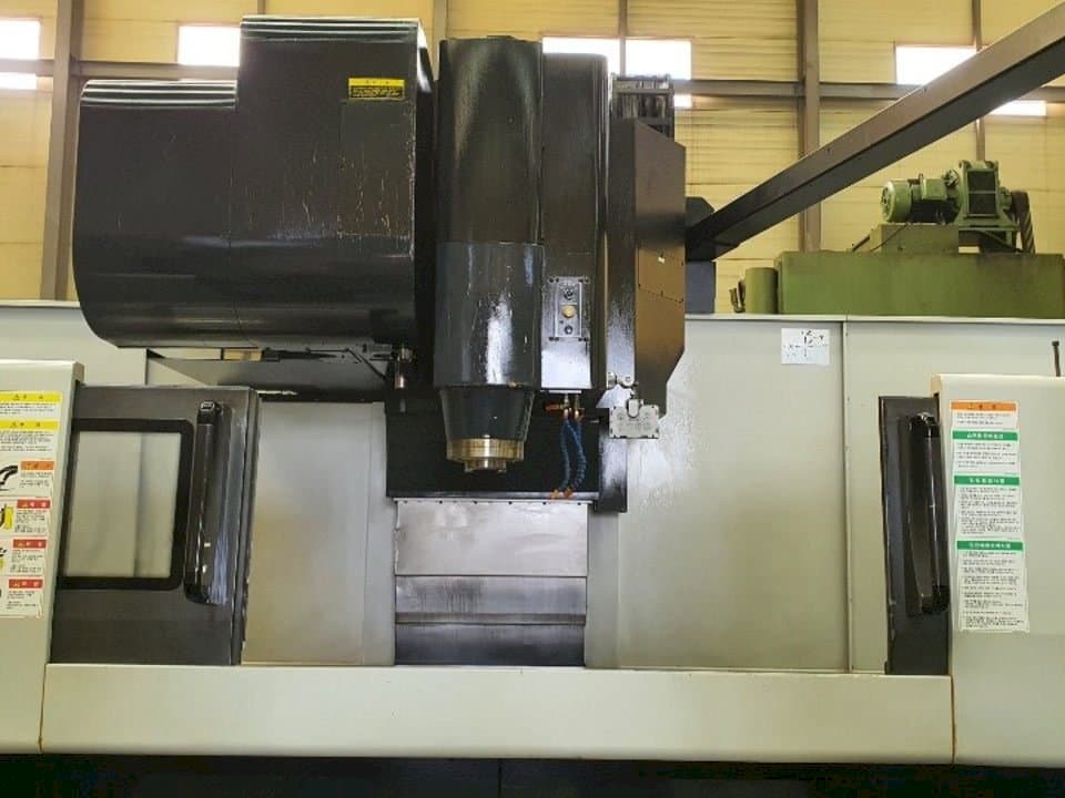 Frontansicht der Doosan VM 960L  Maschine