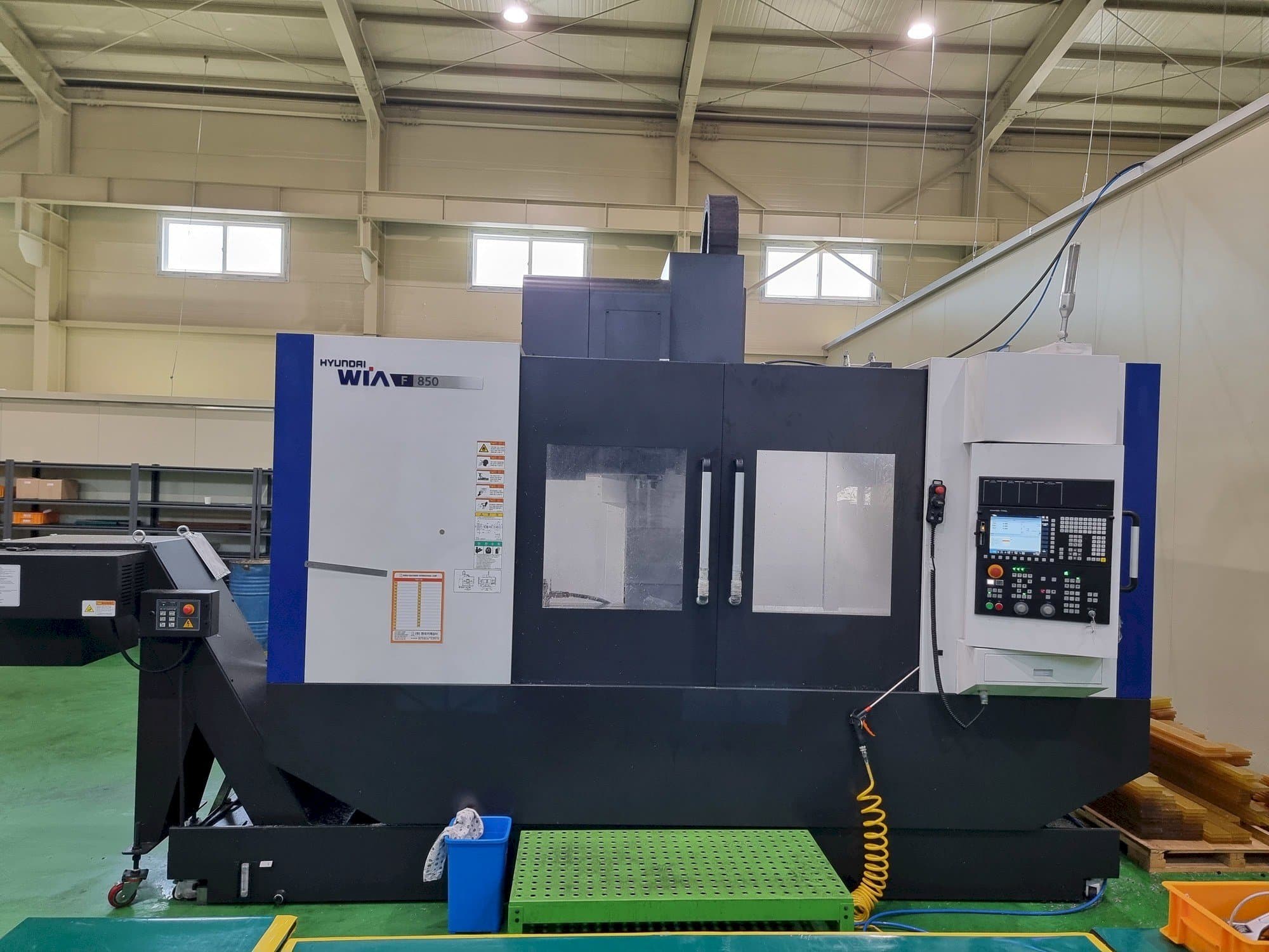 Frontansicht der Hyundai Wia F850  Maschine