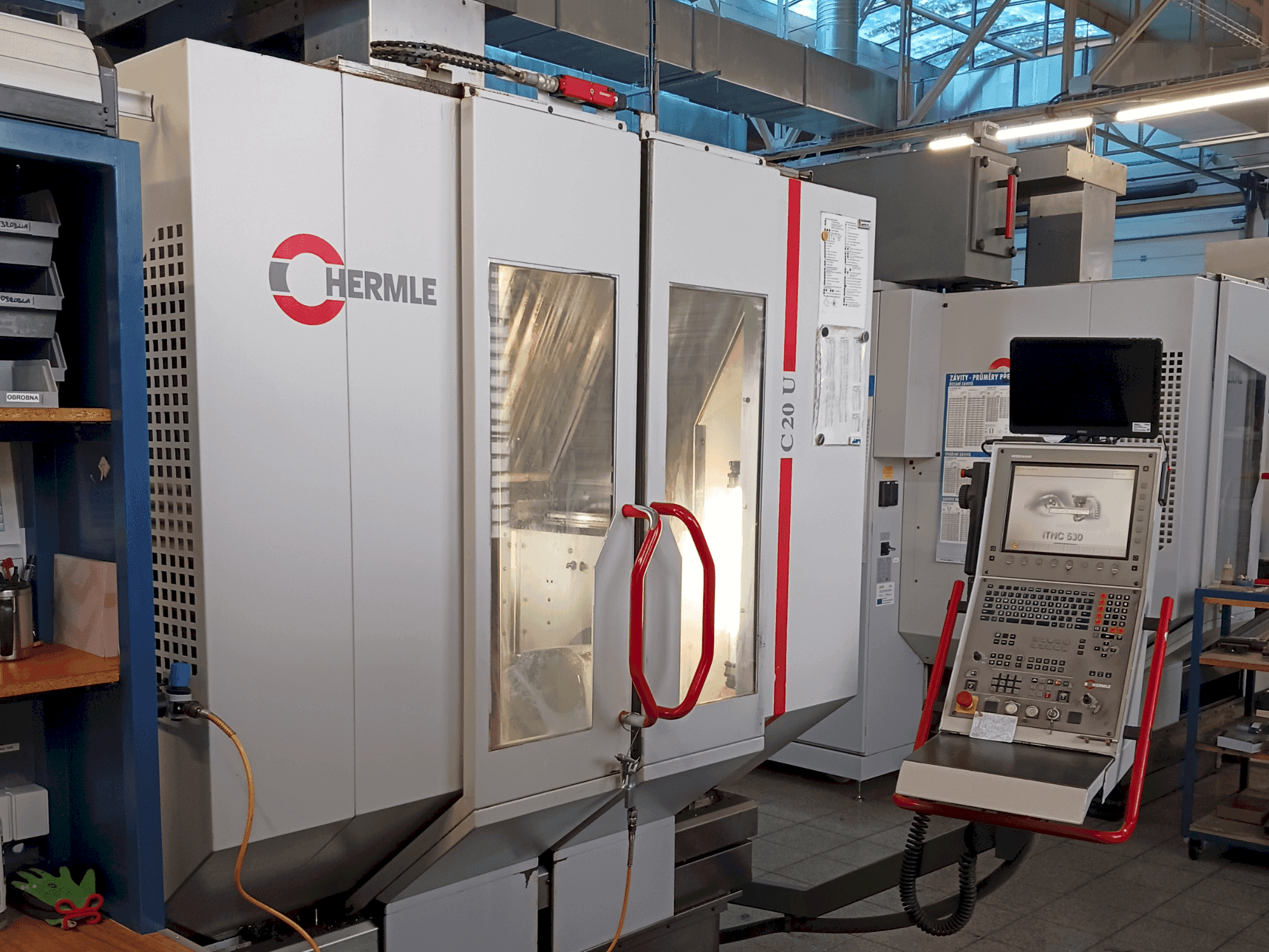 Frontansicht der HERMLE C20U  Maschine