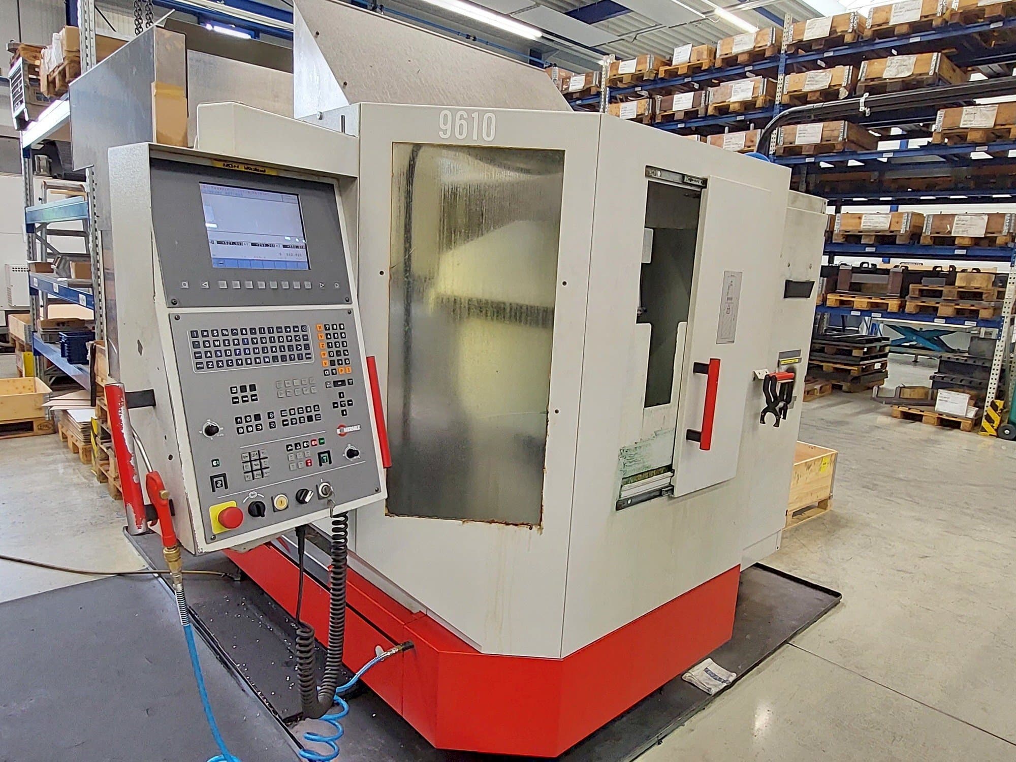 Frontansicht der HERMLE U 630 T  Maschine