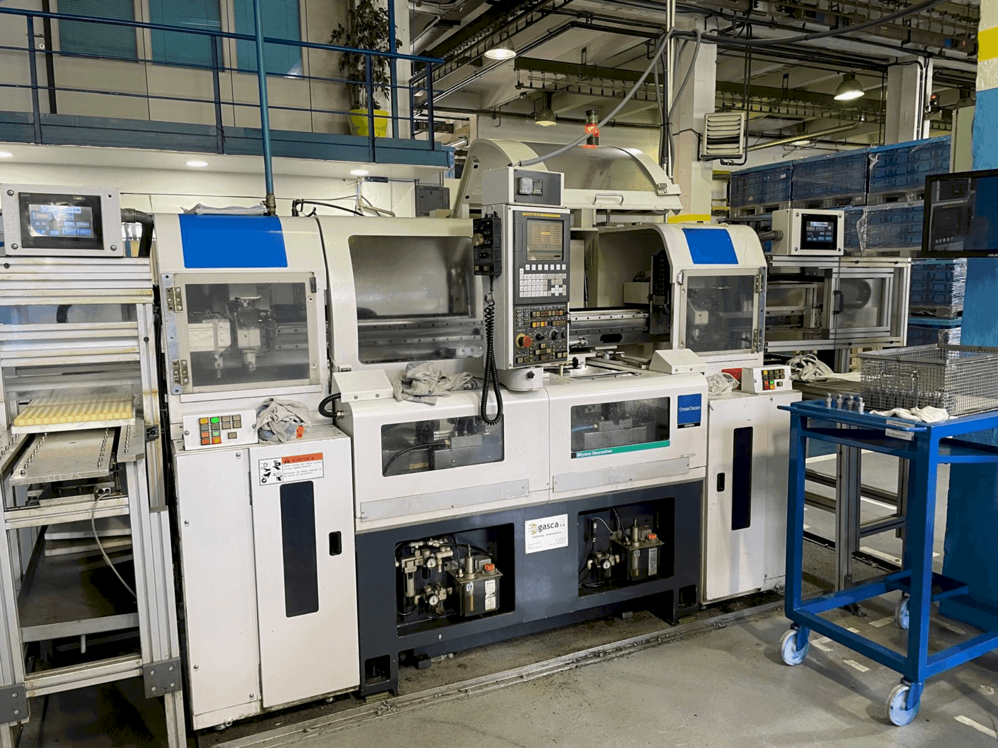 Frontansicht der Miyano GN-3200W  Maschine