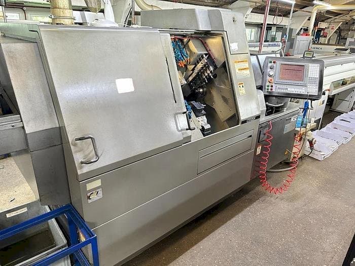 Frontansicht der Citizen M32 III  Maschine