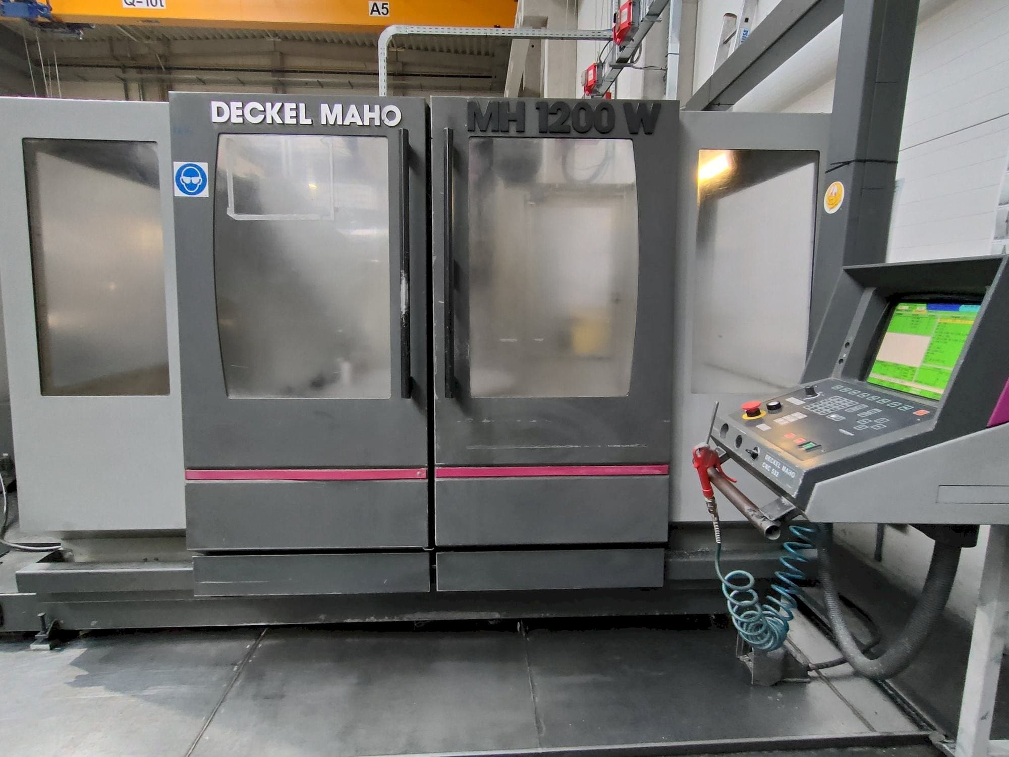 Frontansicht der Maho MH 1200W  Maschine