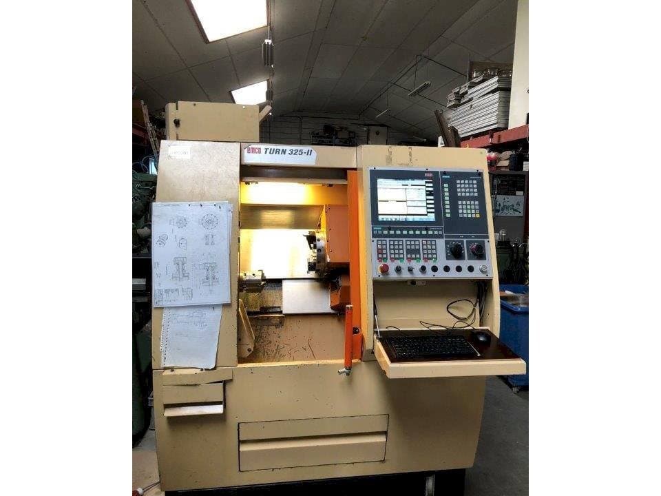 Frontansicht der EMCO TURN 325-II  Maschine