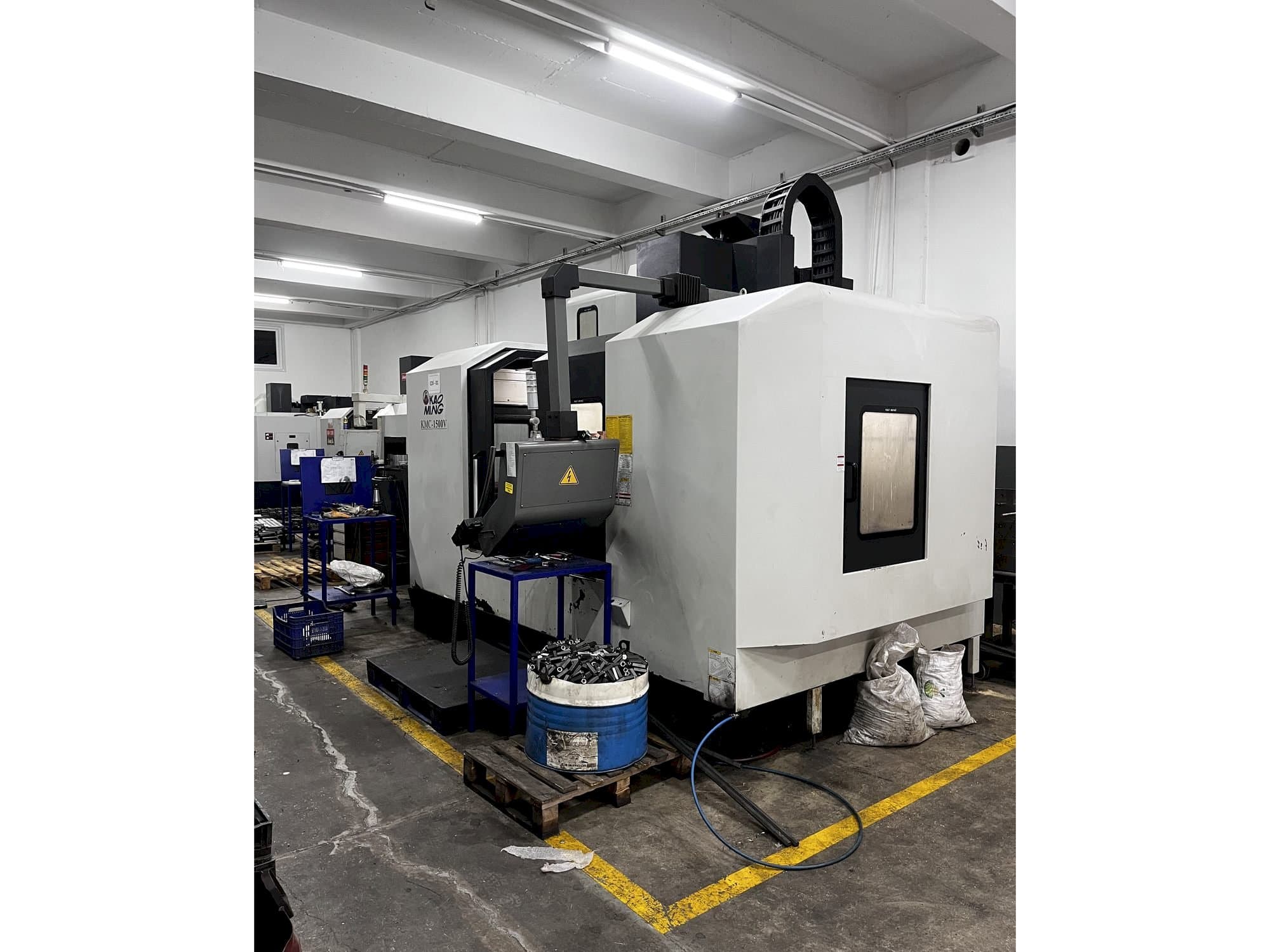 Frontansicht der KAOMING KMC 1500V  Maschine