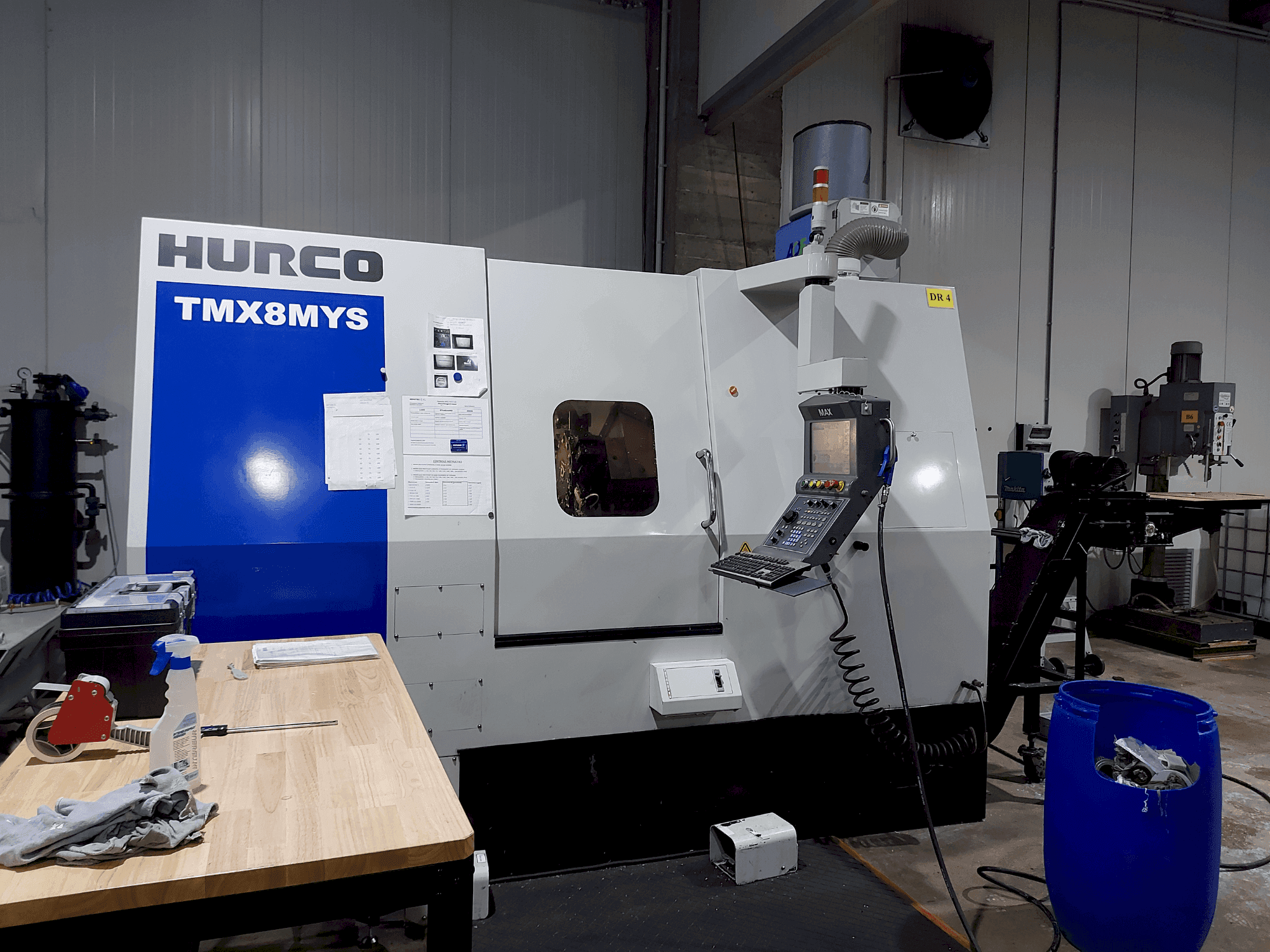 Frontansicht der Hurco TMX 8MYS  Maschine
