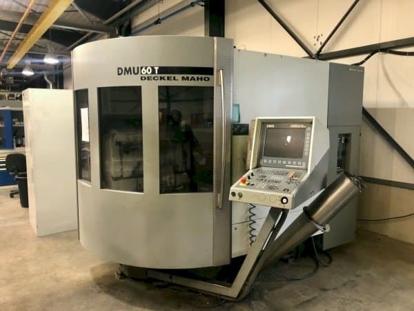 Frontansicht der DECKEL MAHO DMU 60T  Maschine