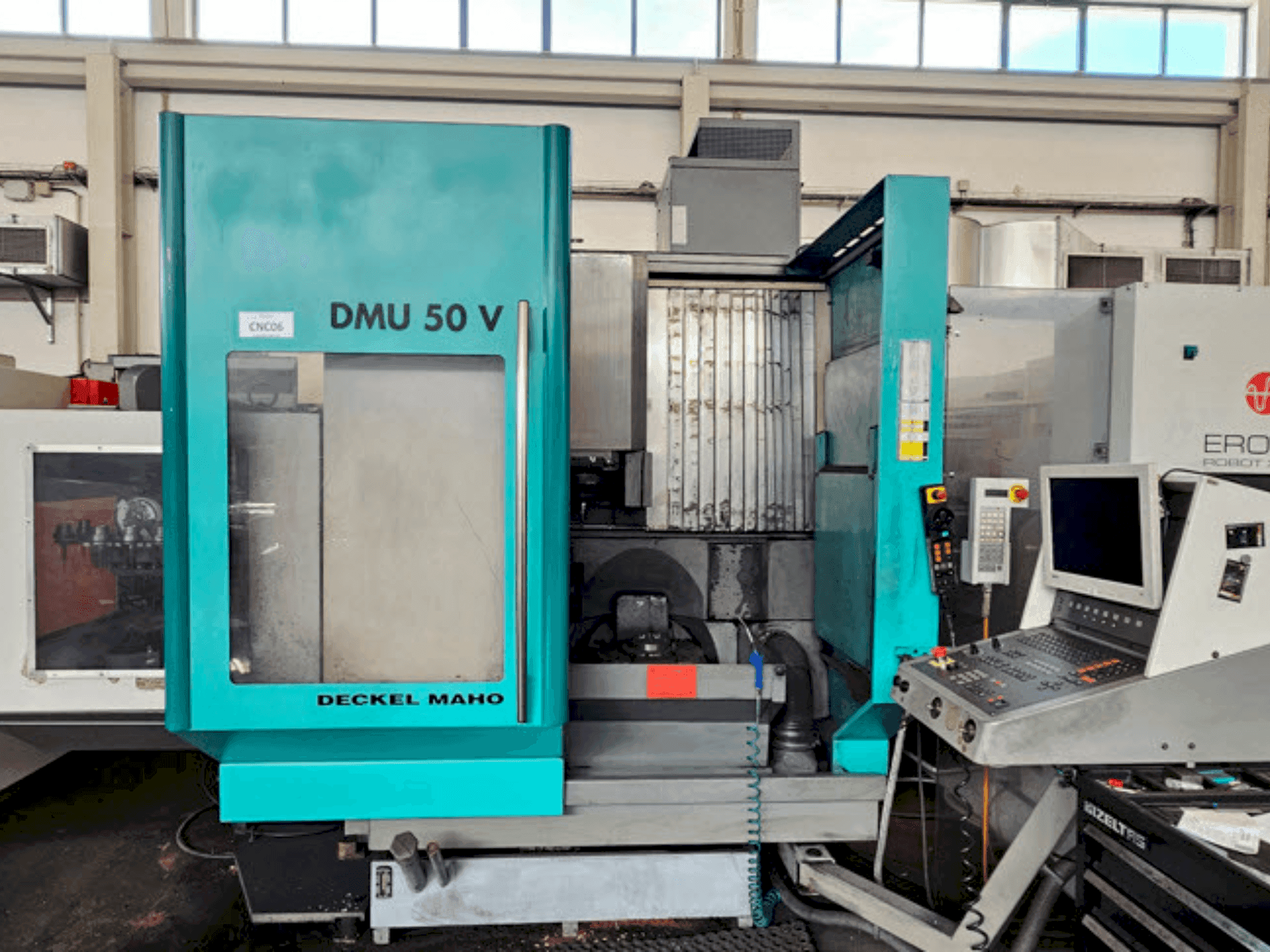 Frontansicht der DECKEL MAHO DMU 50V  Maschine