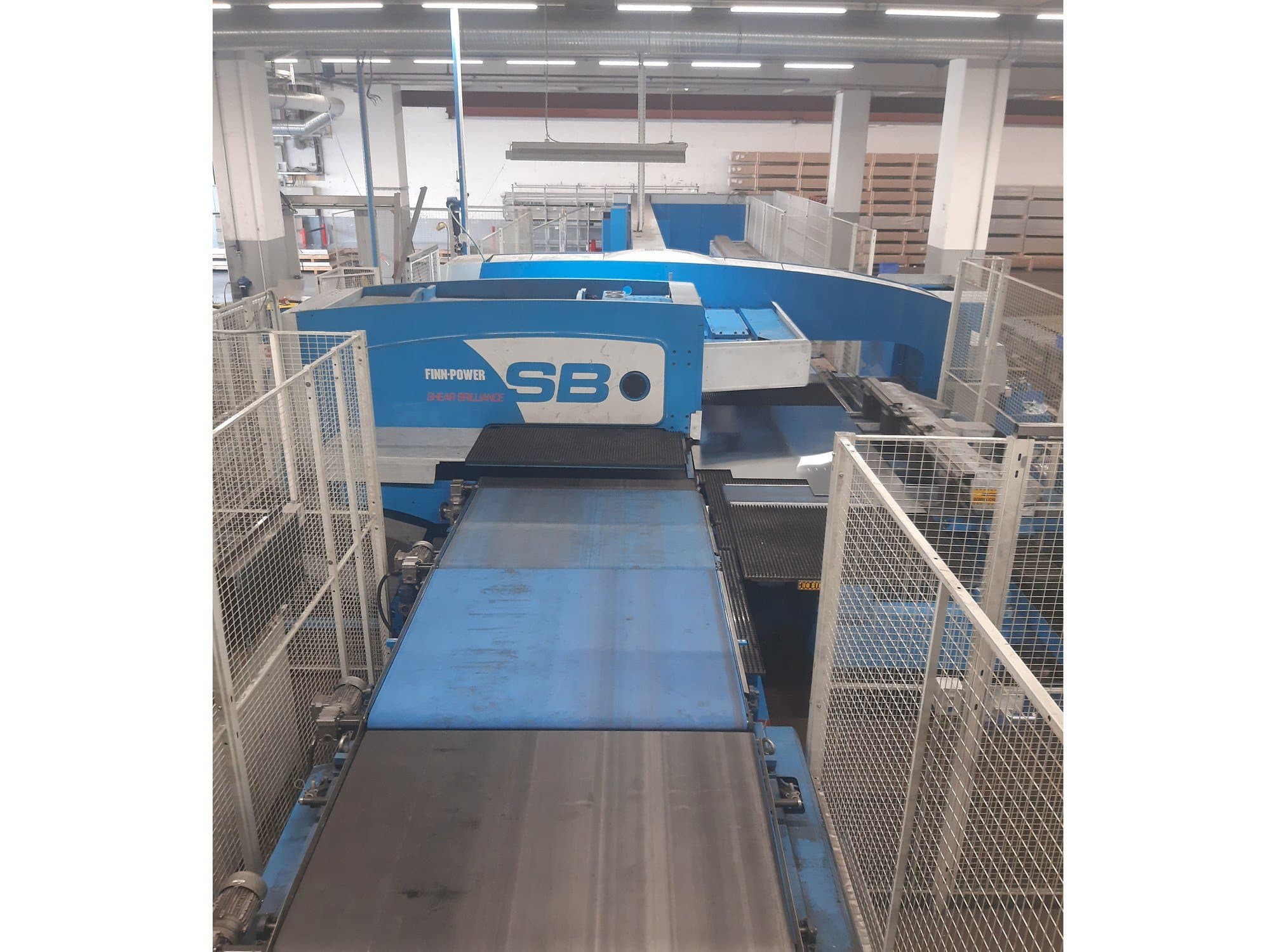 Frontansicht der Prima Power SB8  Maschine