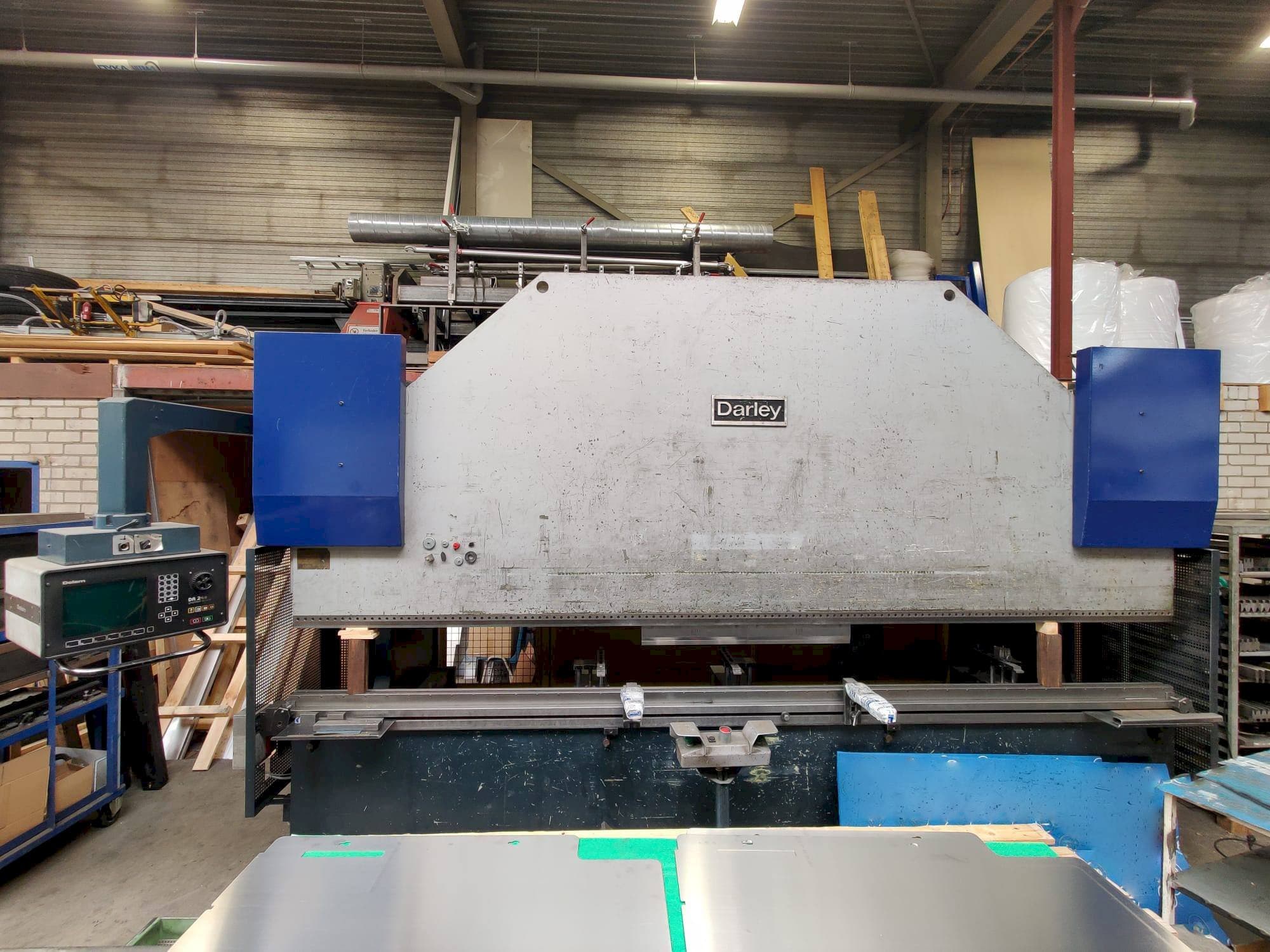 Frontansicht der Darley EHP150 43/37  Maschine